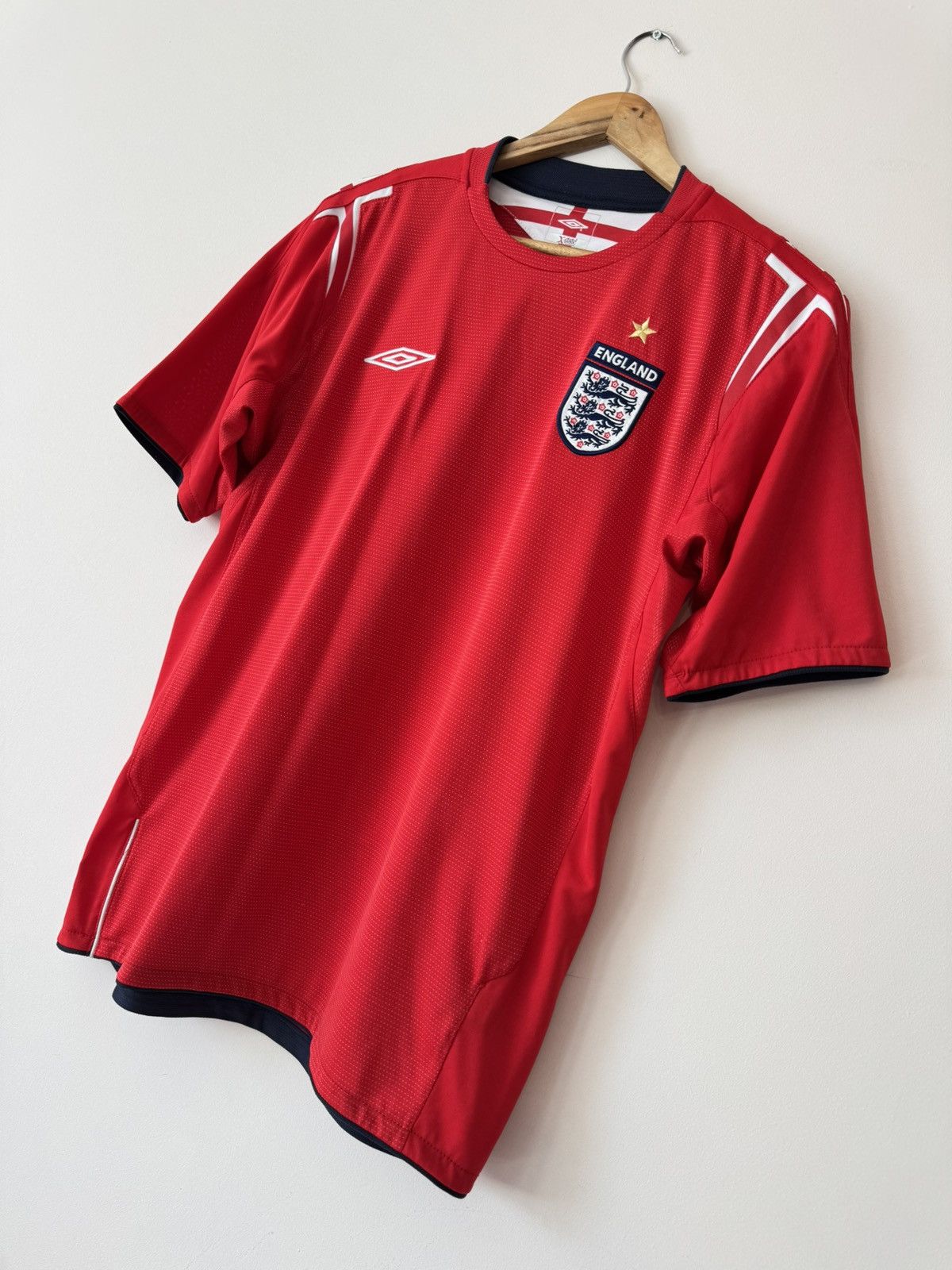 Umbro Vintage England 2004-2005 Away Soccer Jersey Football Shirt Size US M / EU 48-50 / 2 - 3 Thumbnail