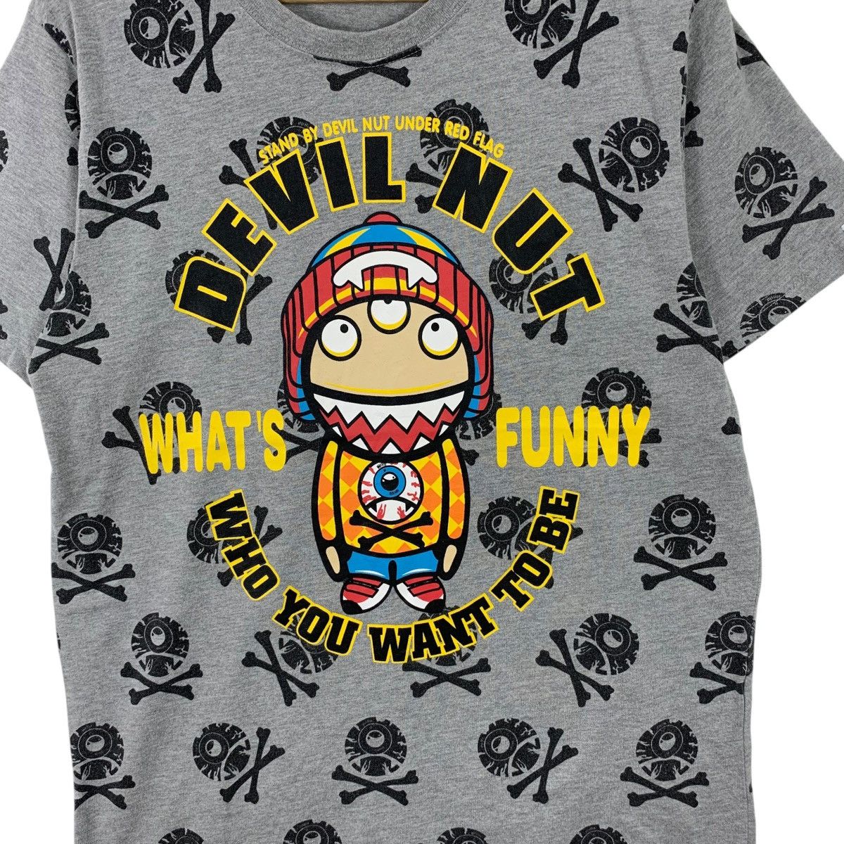 Vintage DEVIL NUT JAPAN Under Red Flag Over Print Tee Shirt Top Size M / US 6-8 / IT 42-44 - 3 Thumbnail