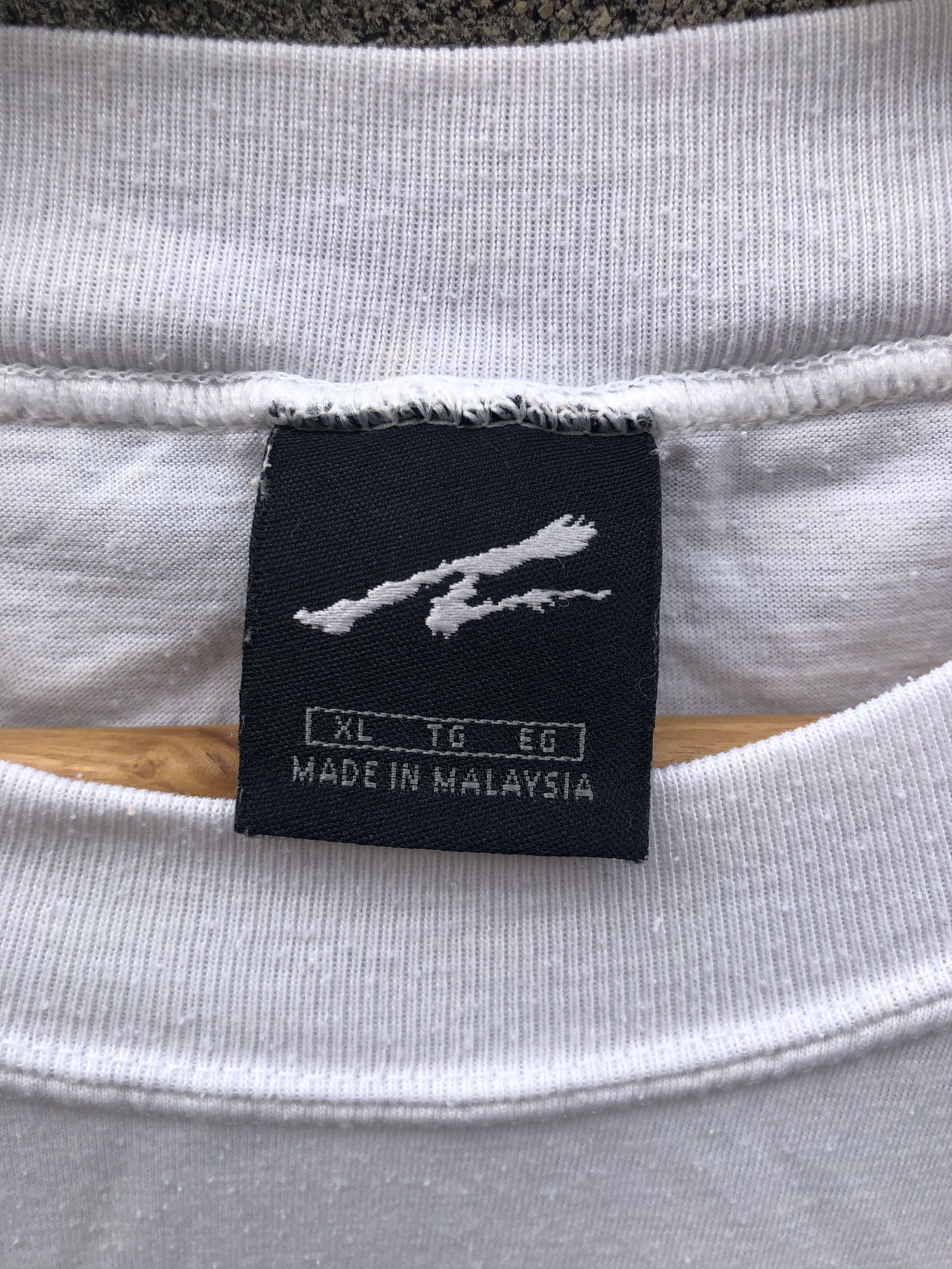 Nike 1990s Vintage Nike Swoosh Tshirt Size US L / EU 52-54 / 3 - 3 Thumbnail