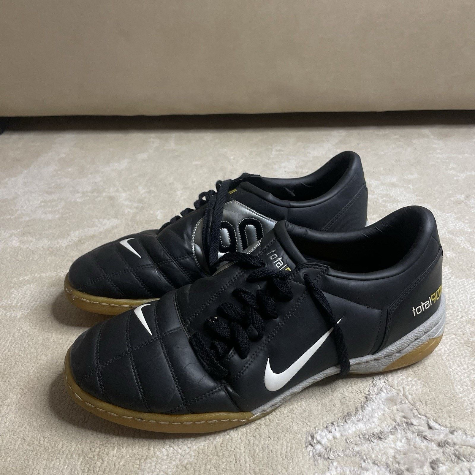 Nike vintage Nike Total 90 lll Indoor Shoes Football Soccer 2004 Size US 12 / EU 45 - 8 Thumbnail