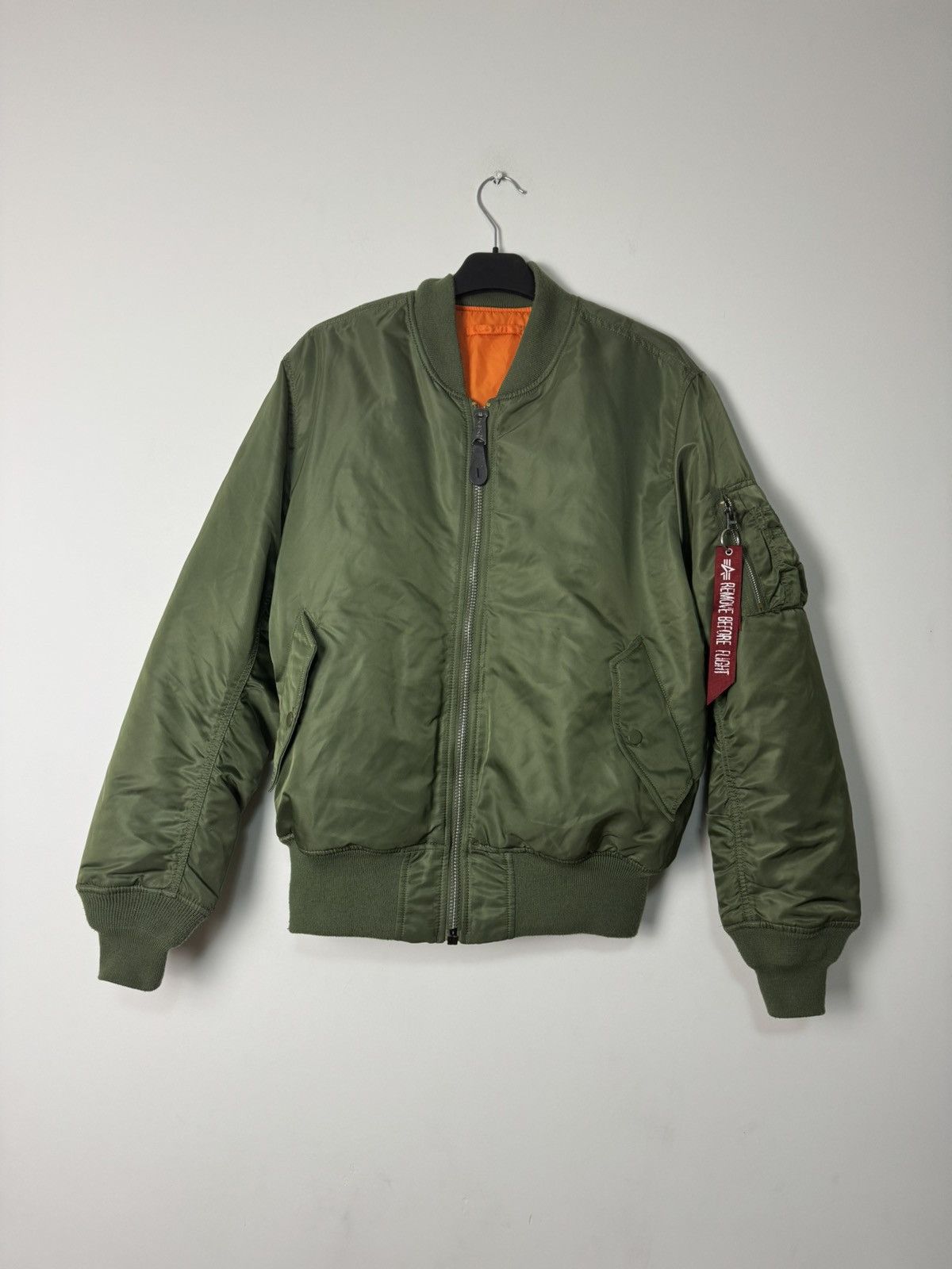 Alpha Industries Alpha Industries MA-1 Bomber Jacket Reversible Olive Vintage Size US M / EU 48-50 / 2 - 1 Thumbnail
