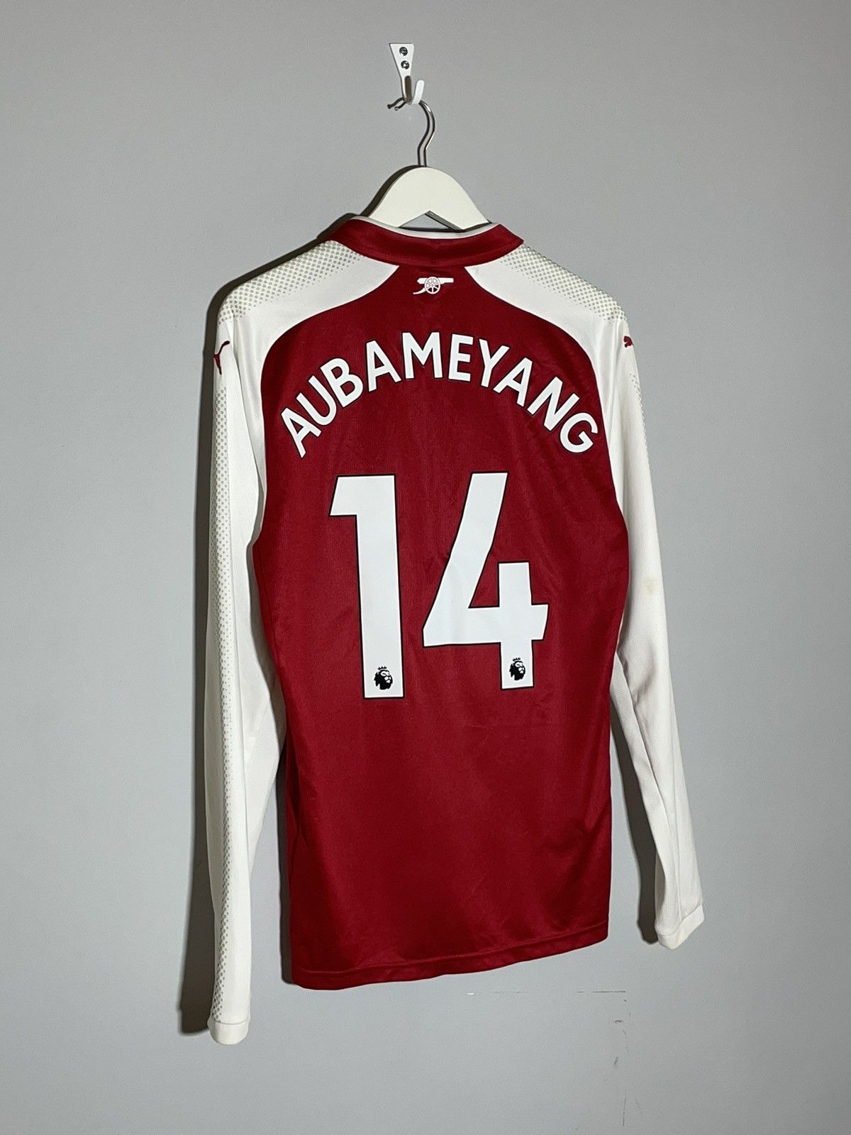 Puma #14 Aubameyang Arsenal FC 2017/18 Puma Football Long Sleeve Size US M / EU 48-50 / 2 - 1 Thumbnail