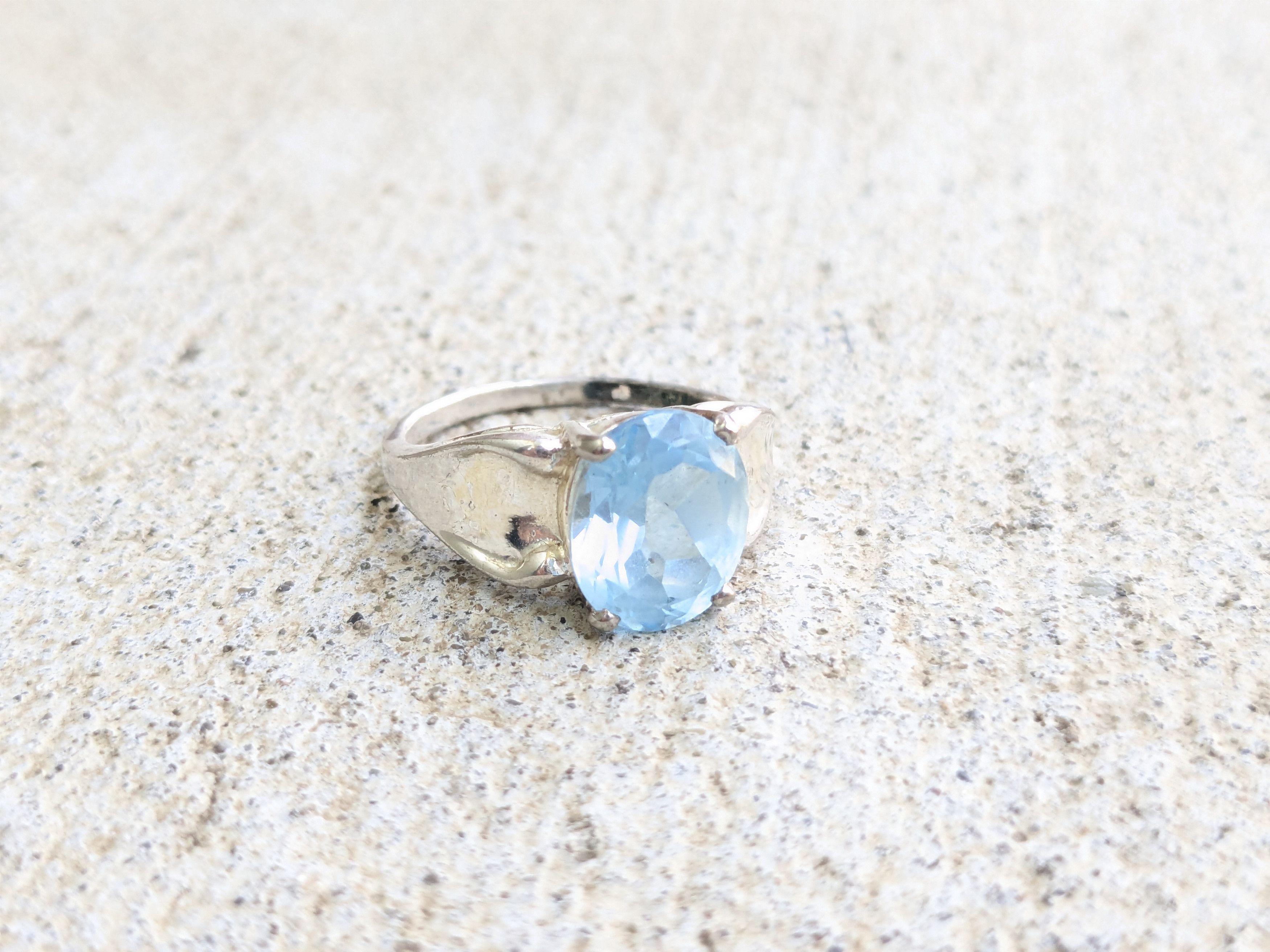 Jewelry Sterling Silver Ring Blue Topaz Oval Faceted 7 Size ONE SIZE - 1 Thumbnail