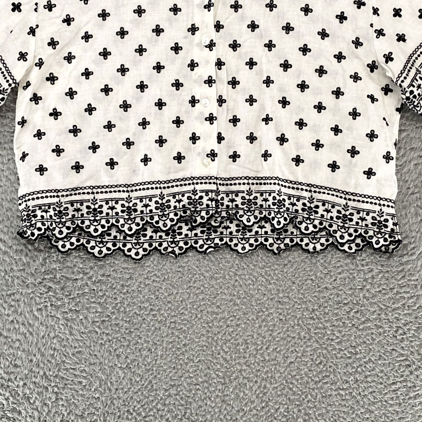 Abercrombie & Fitch Abercrombie & Fitch Shirt Womens L White Embroidered Linen Boxy Eyelet Cropped Bohemian Beach Size L / US 10 / IT 46 - 3 Thumbnail