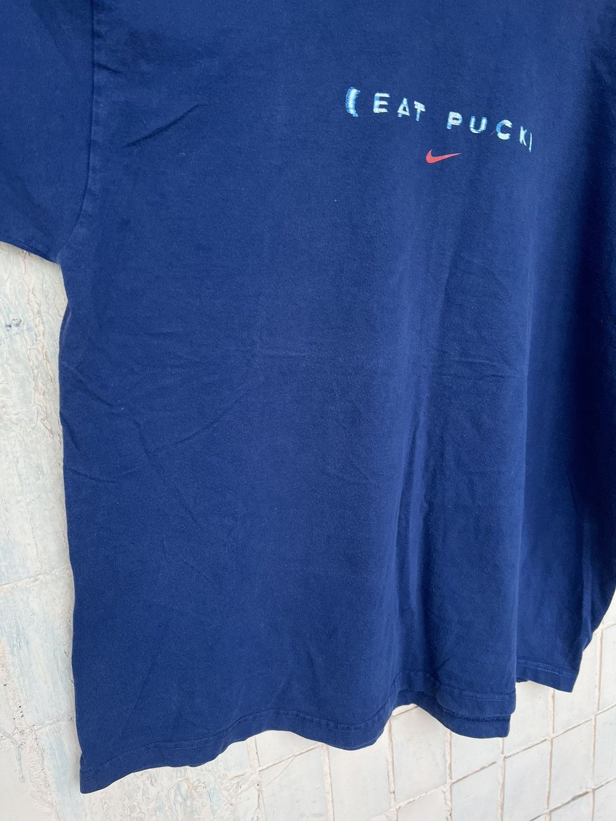Nike Vintage Nike T Shirt Big Logo EAT PUCK Swoosh 2000s Y2K Size US XXL / EU 58 / 5 - 8 Thumbnail