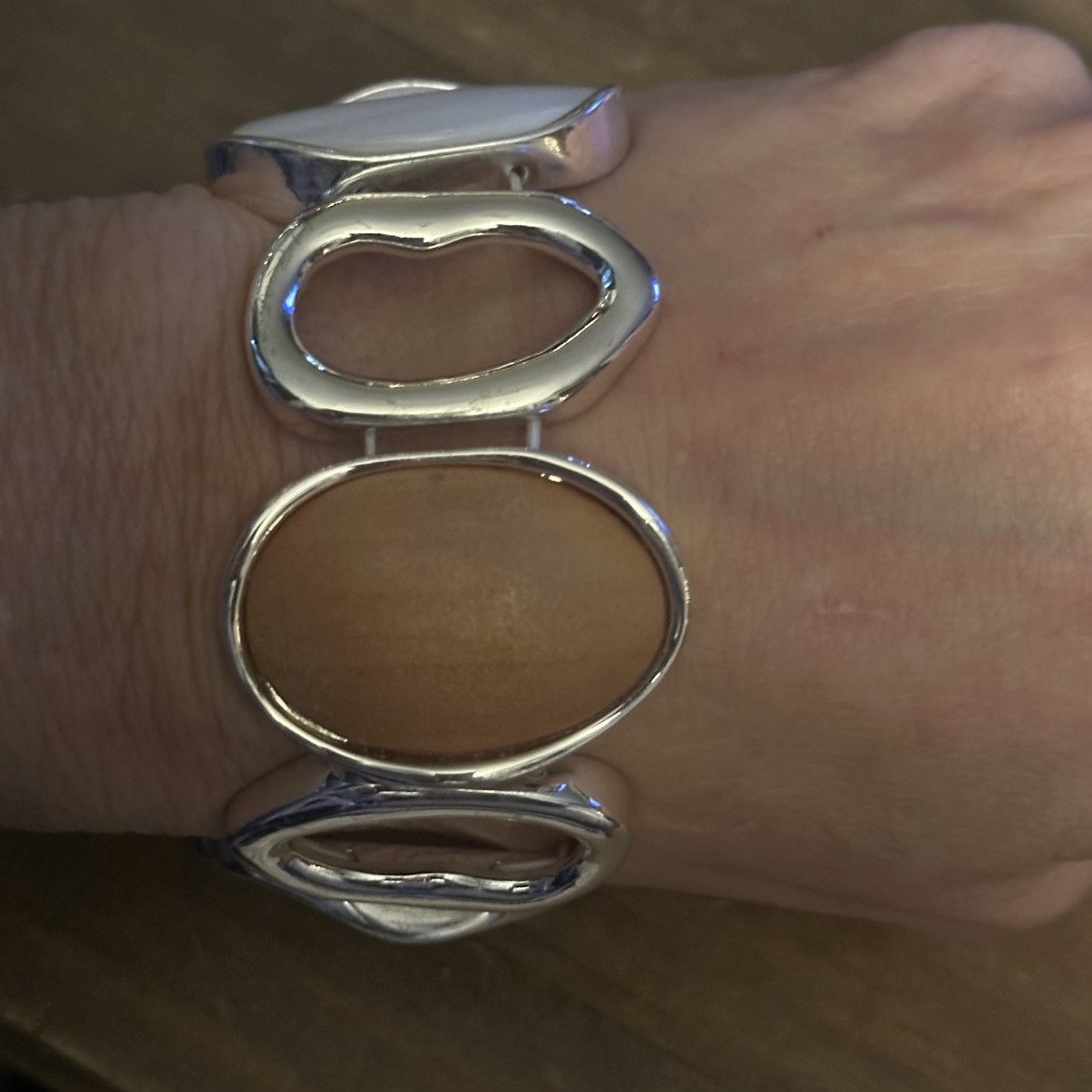 Other Silver tone oval link mother of pearl &wood stretch bracelet Size ONE SIZE - 2 Thumbnail