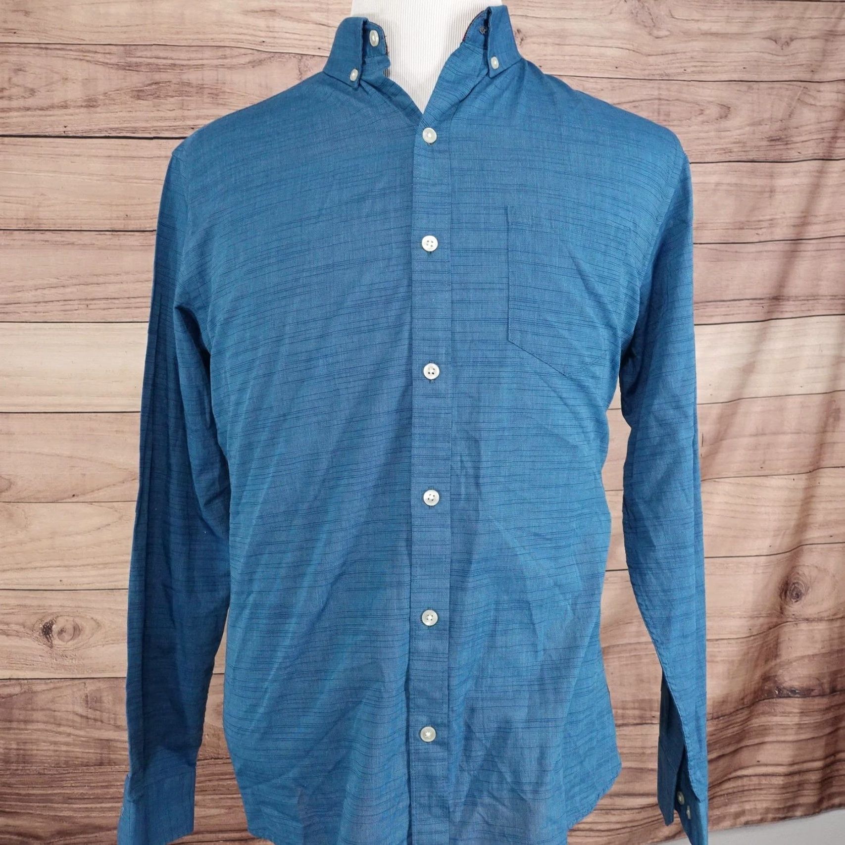 Van Heusen VAN HEUSEN Shirt Mens M Blue Never Tuck Long Sleeve Button Down Classic Fit Size US M / EU 48-50 / 2 - 3 Thumbnail