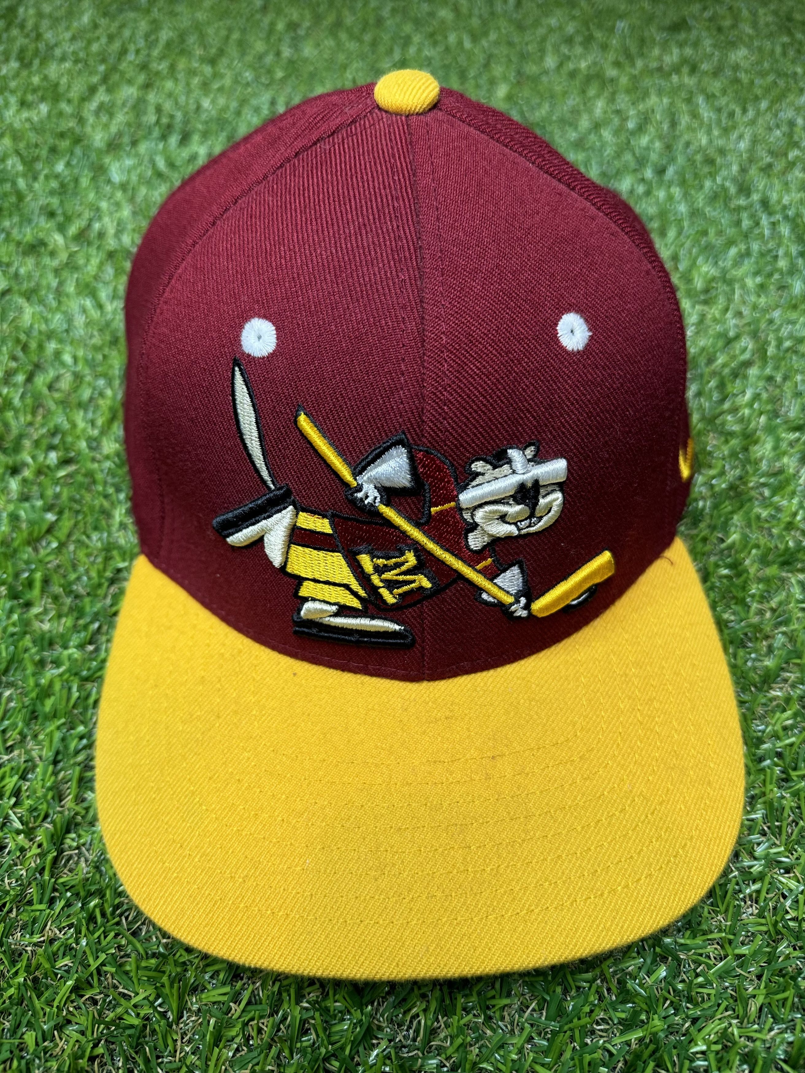 Zephyr Zephyr University of Minnesota Gophers Hockey Snapback RARE Size ONE SIZE - 1 Thumbnail