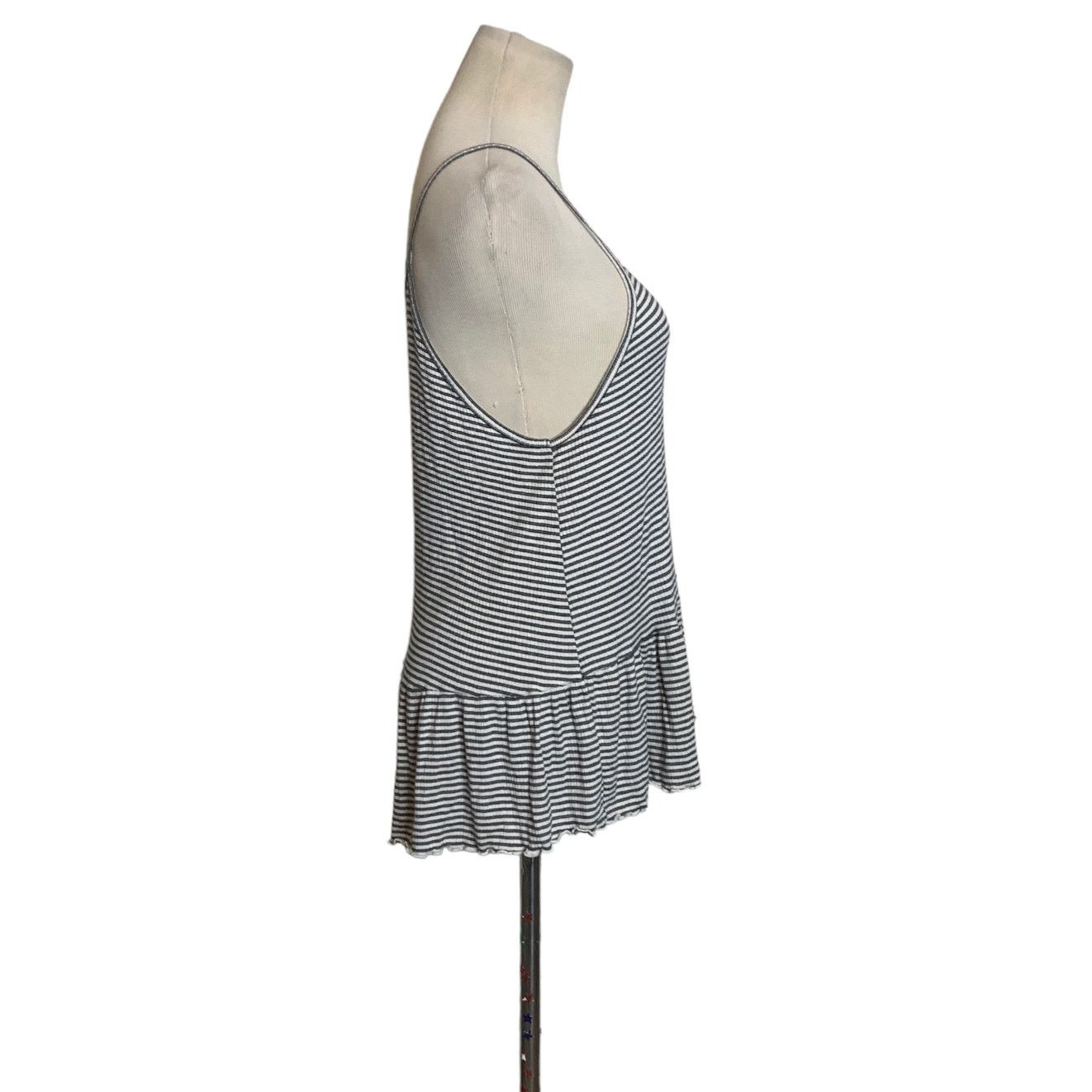 American Eagle Outfitters American Eagle Striped Ruffle Tank Top Cami Size Medium Size M / US 6-8 / IT 42-44 - 8 Thumbnail