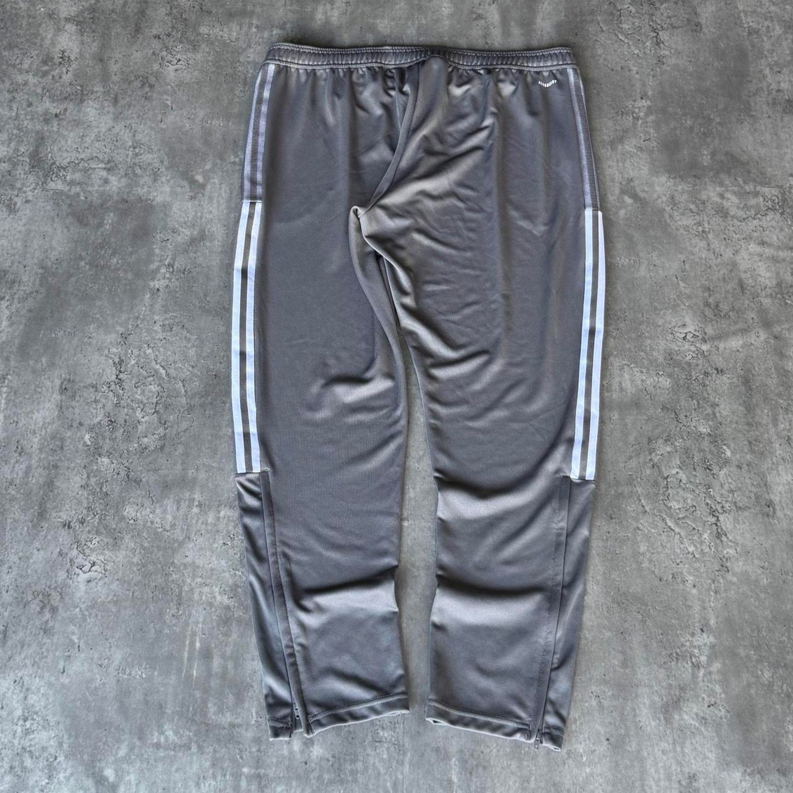 Adidas × Vintage Vintage Y2K Adidas Grey & White Three Stripes Sweatpants Size US 40 / EU 56 - 2 Thumbnail