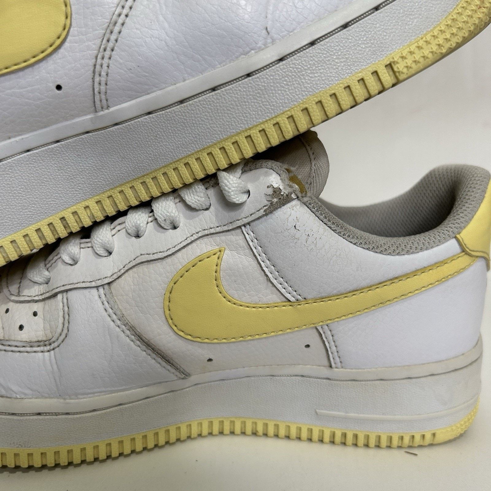 Nike Nike Air Force 1 ‘07 WMNS “Bicycle Yellow White” Size US 7.5 / IT 37.5 - 8 Thumbnail