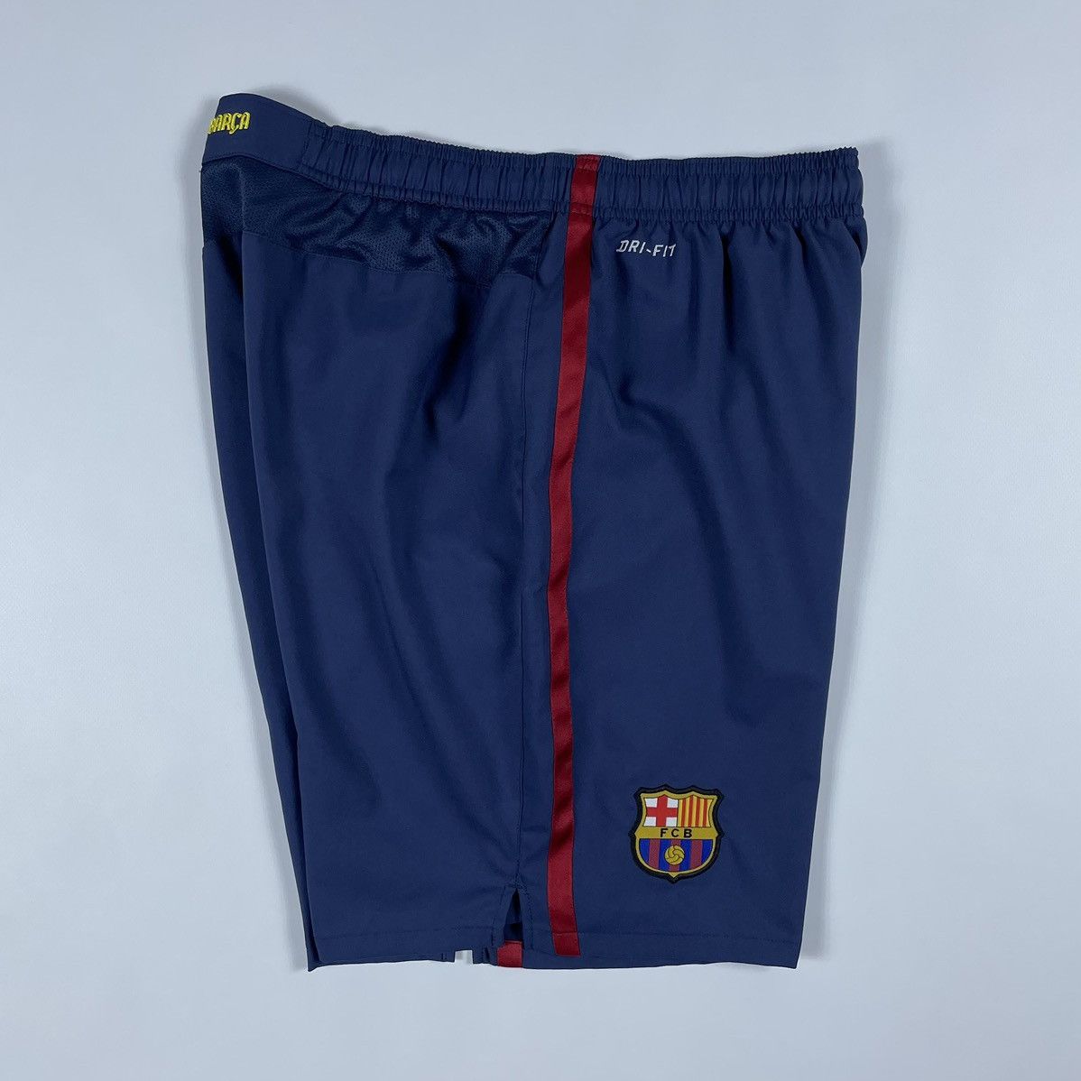Nike Vintage Nike Barcelona FCB Soccer Shorts Size US 36 / EU 52 - 2 Thumbnail