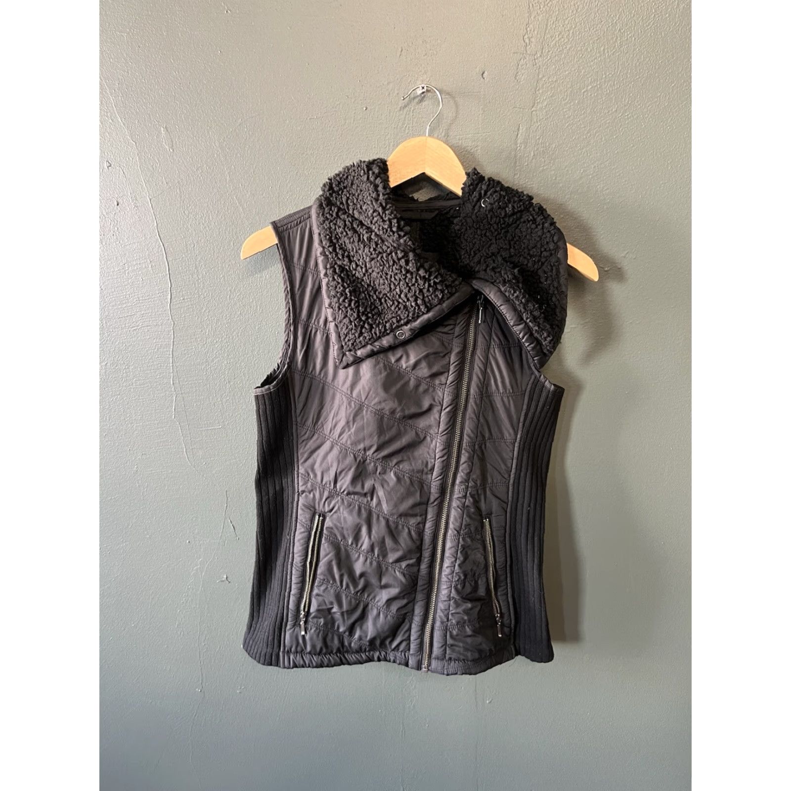 Prana prAna Womens Black Sleeveless Quikted Fleece Full Zip Vest M Sleeveless, Black, Quilted, Full Zip, Vest, Women, M, PrAna Size M / US 6-8 / IT 42-44 - 2 Thumbnail