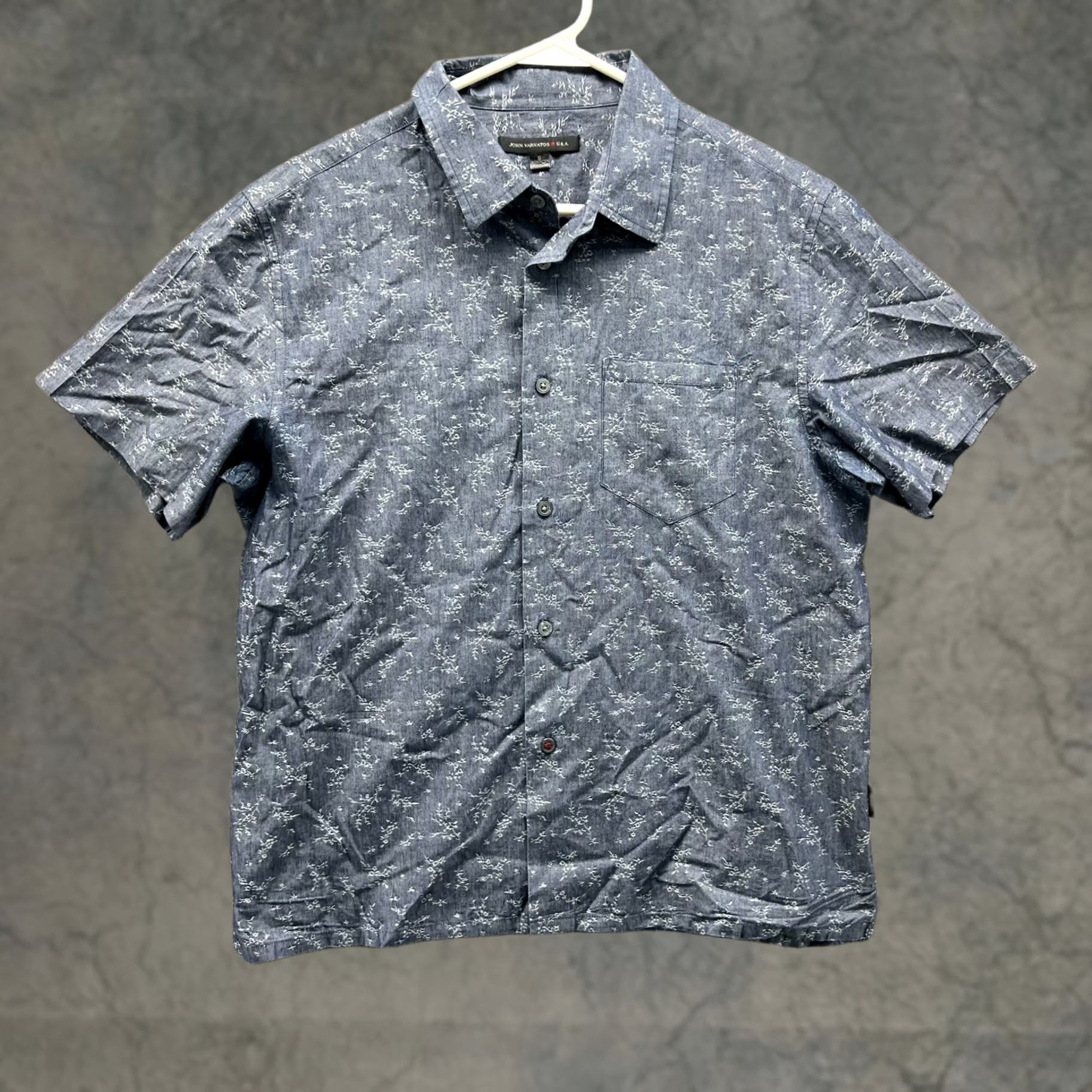 VINTAGE John Varvatos Shirt Mens S Blue Button-Down Short Sleeve Preppy AOP USA