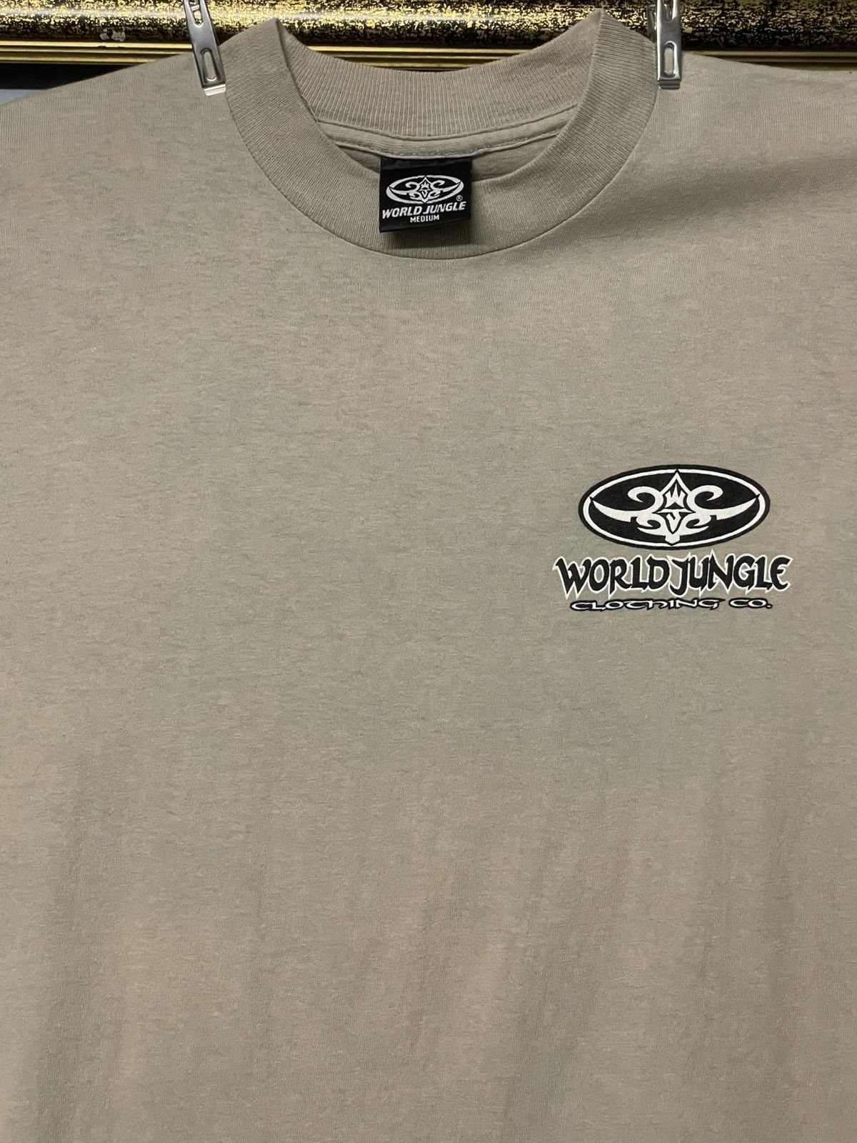 Vintage Vintage 1990s World Jungle Iconic Art Graphic Girl Surfing Size US M / EU 48-50 / 2 - 8 Thumbnail