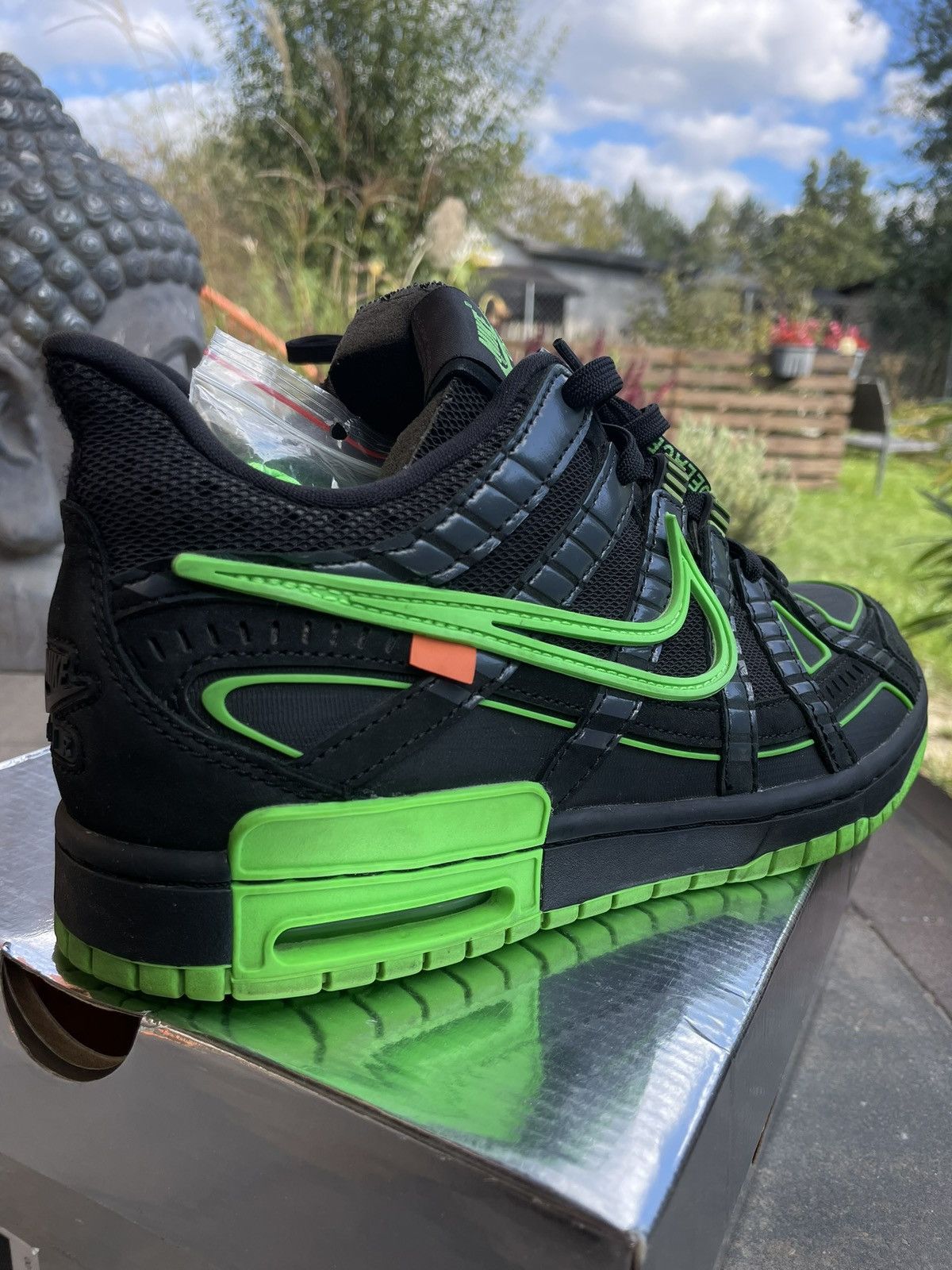 Nike × Off-White Nike Air Rubber Dunk x Off-white green strike 
