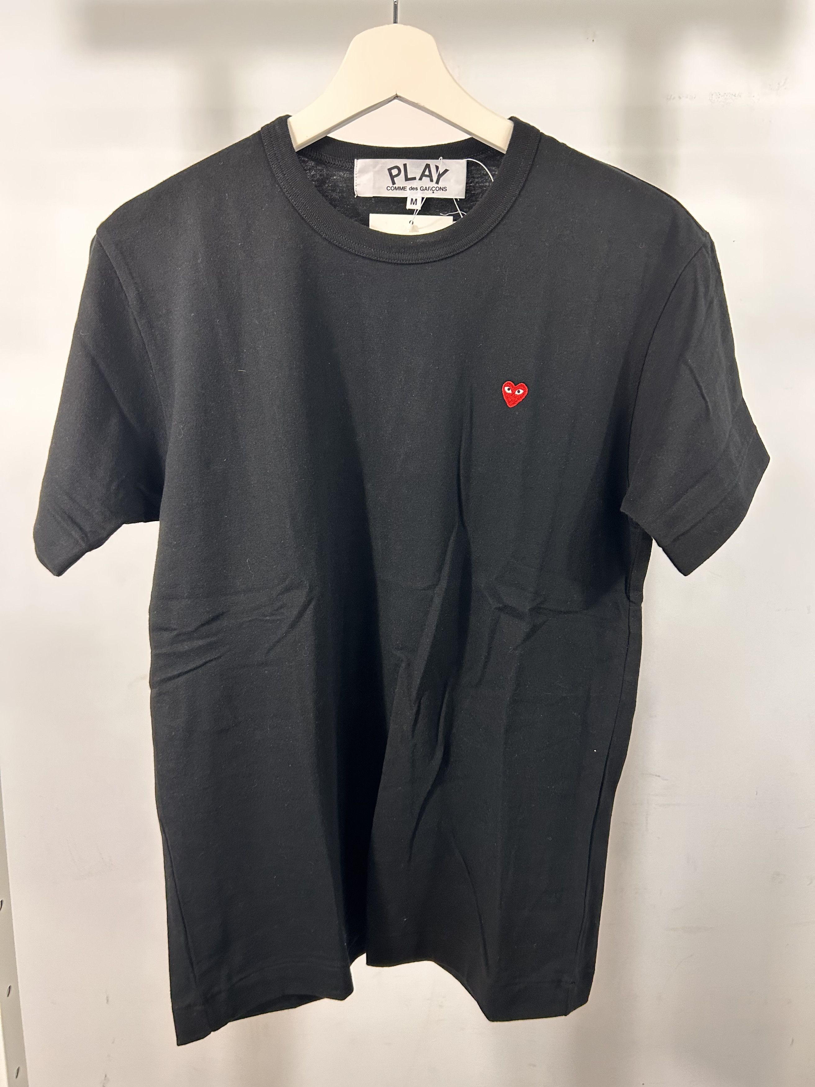 Comme des Garcons COMME des GARÇONS PLAY Red Emblem Te Size US S / EU 44-46 / 1 - 1 Thumbnail