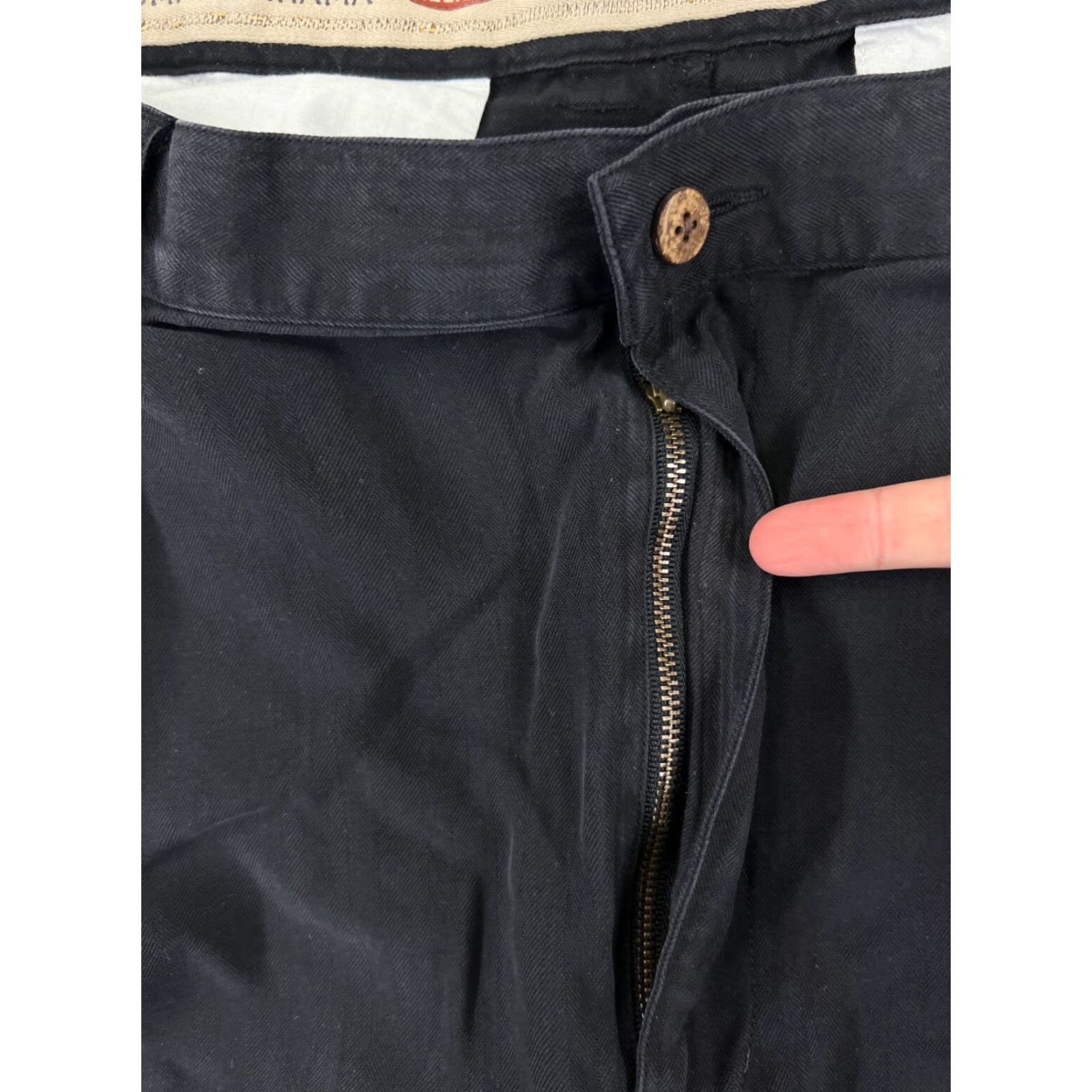 Tommy Bahama Tommy Bahama Shorts Men 38 Black Pleated Bermuda Silk Blend Bermuda Casual Pockets Logo 9in Inseam 38x9 Mens Size US 38 / EU 54 - 6 Thumbnail