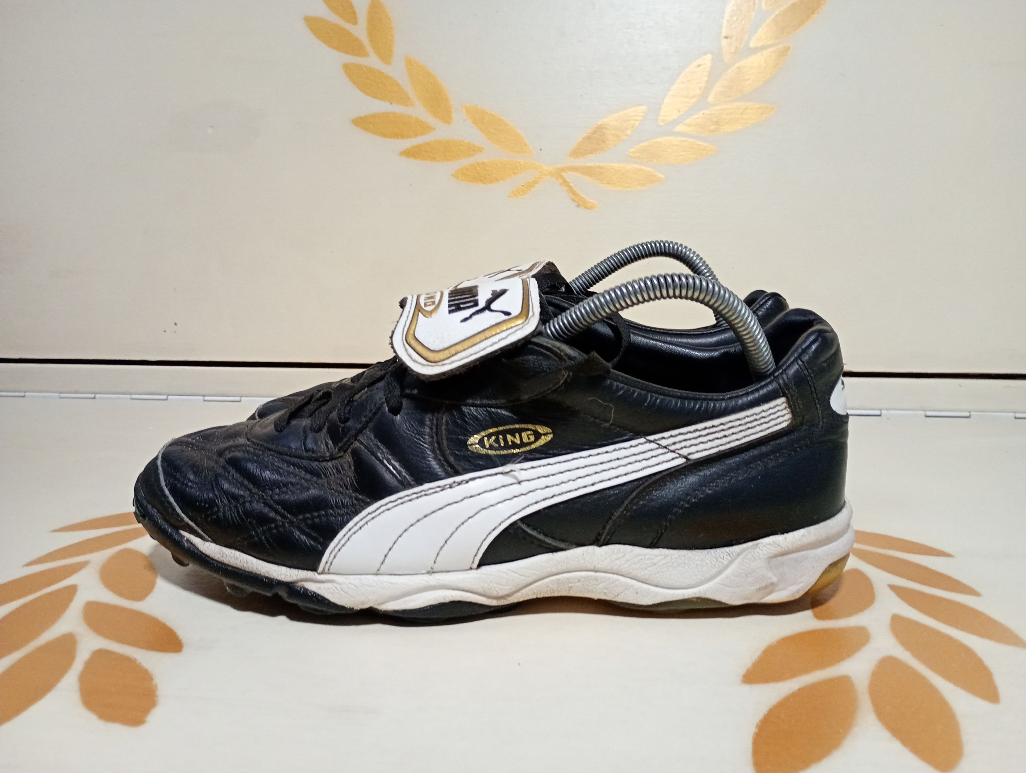 Puma PUMA KING INDOOR SOCCER SHOES Vintage 90's Size US 9.5 / EU 42-43 - 1 Thumbnail