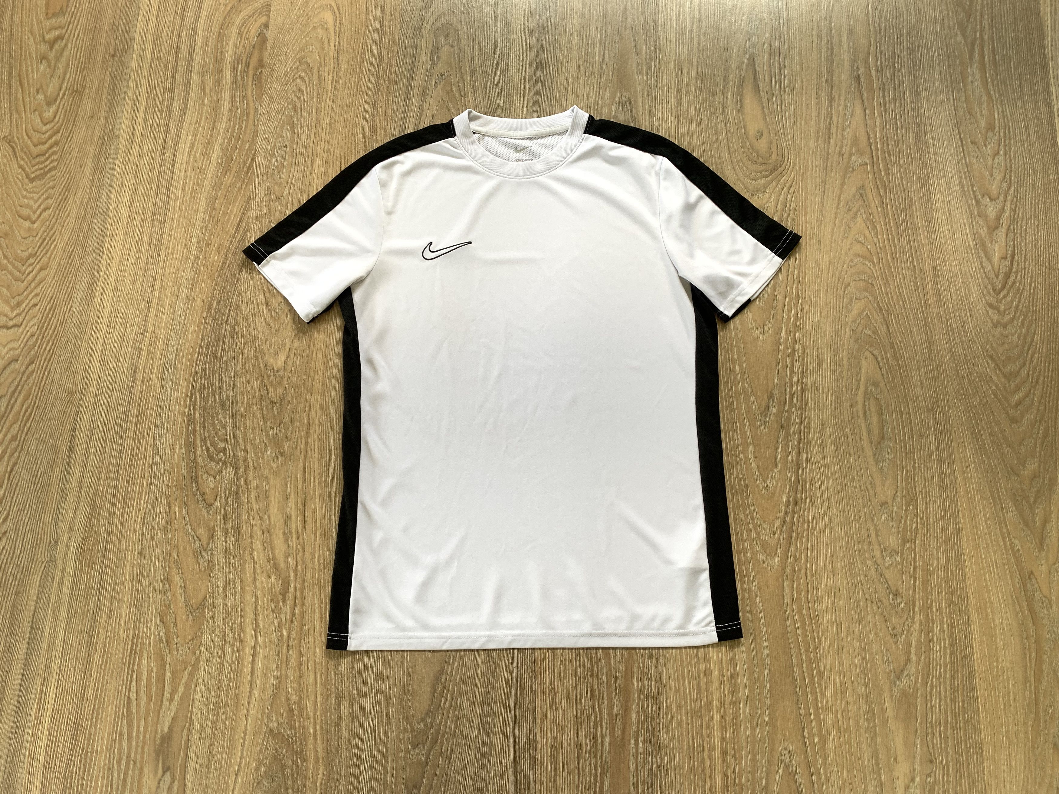 Nike Nike Slim Fit Academy Men's White Training T Shirt Size US L / EU 52-54 / 3 - 1 Thumbnail