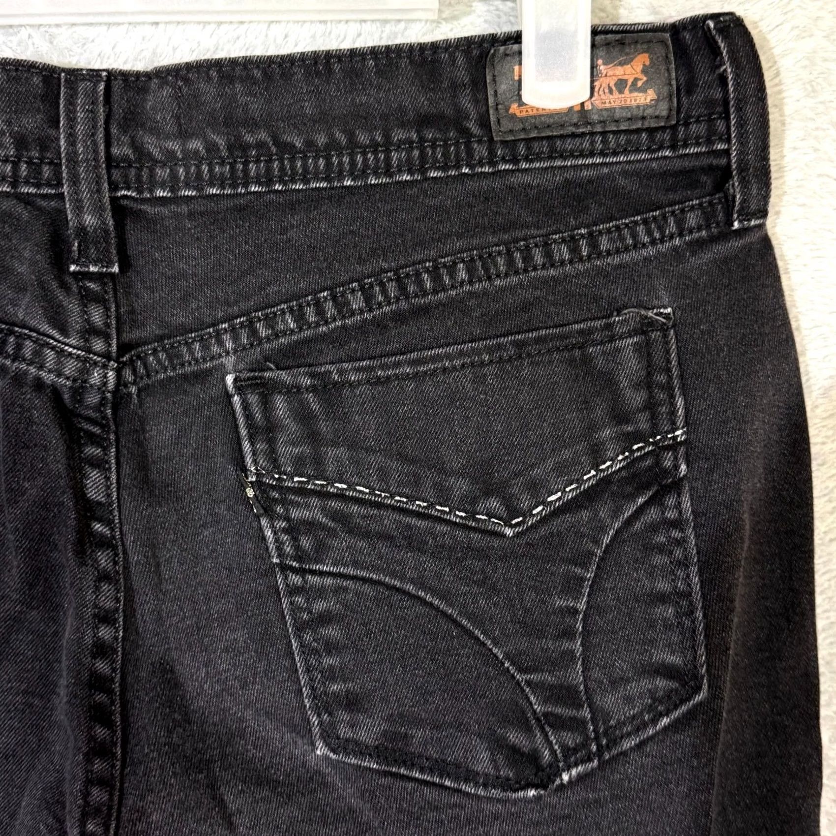 Levi's VINTAGE Levi’s 505 Womens Jeans Size 18 Black Denim Dark Wash Mid Rise Straight Leg Mens, Womens, Girls, Boys Size 40" / US 18 - 7 Thumbnail