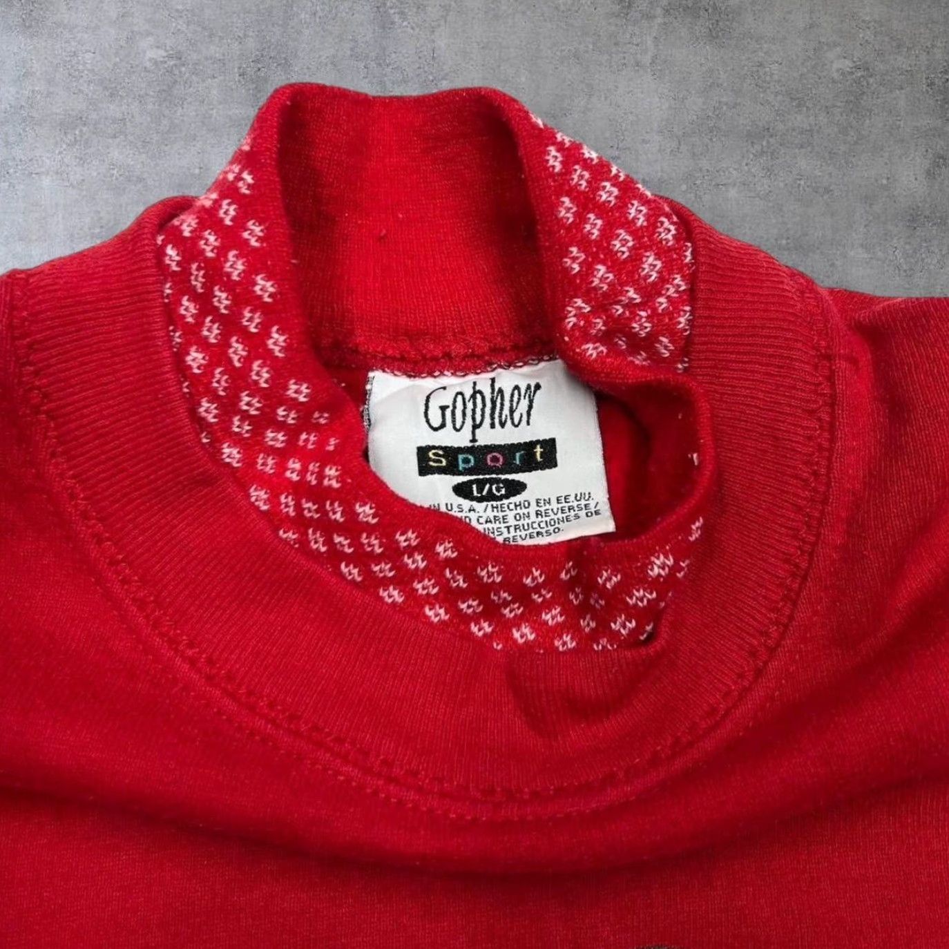 Vintage VINTAGE Gopher Sport Sweatshirt Mens Large Red Graphic Teddy Bear Kitsch Double Collared 90s) Size US L / EU 52-54 / 3 - 3 Thumbnail