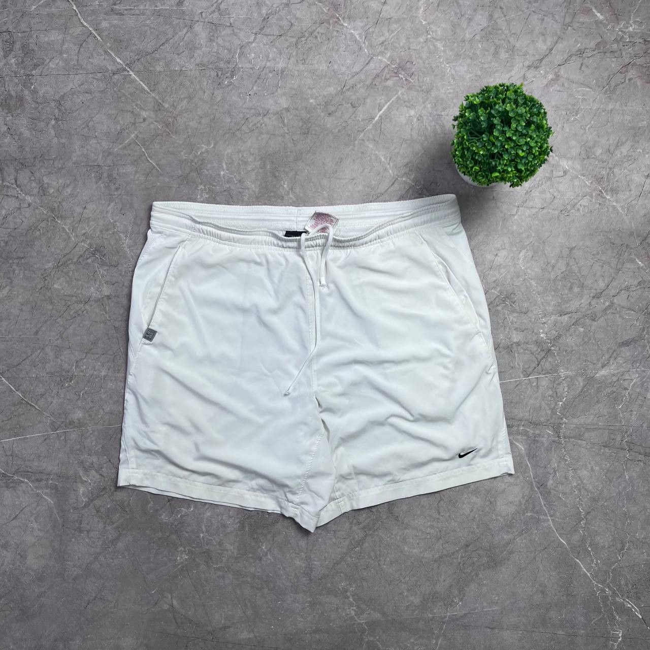 Nike Vintage White Nike Dri-Fit Court Vision Mens Shorts Size XL Size US 33 - 1 Thumbnail