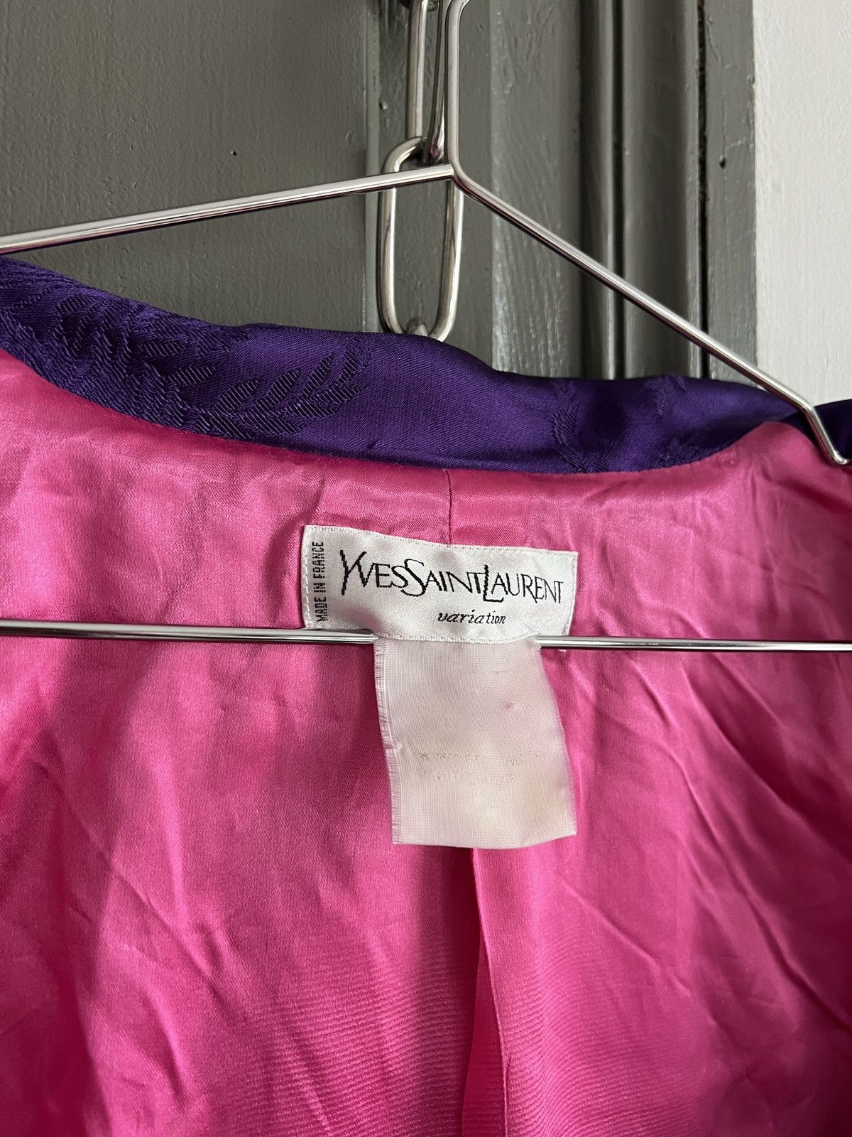 Saint Laurent Paris × Vintage × Yves Saint Laurent Arcived 1988 Yves Saint Laurent Purple Satin Damask Blazer Size M / US 6-8 / IT 42-44 - 16 Thumbnail
