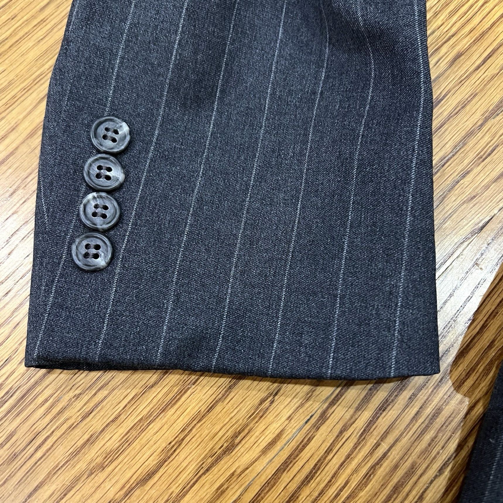 Jos. A. Bank Jos A Bank Blazer Mens 40R Gray Pinstripe 100% Wool Jacket Super 100’s Size 40R - 5 Thumbnail
