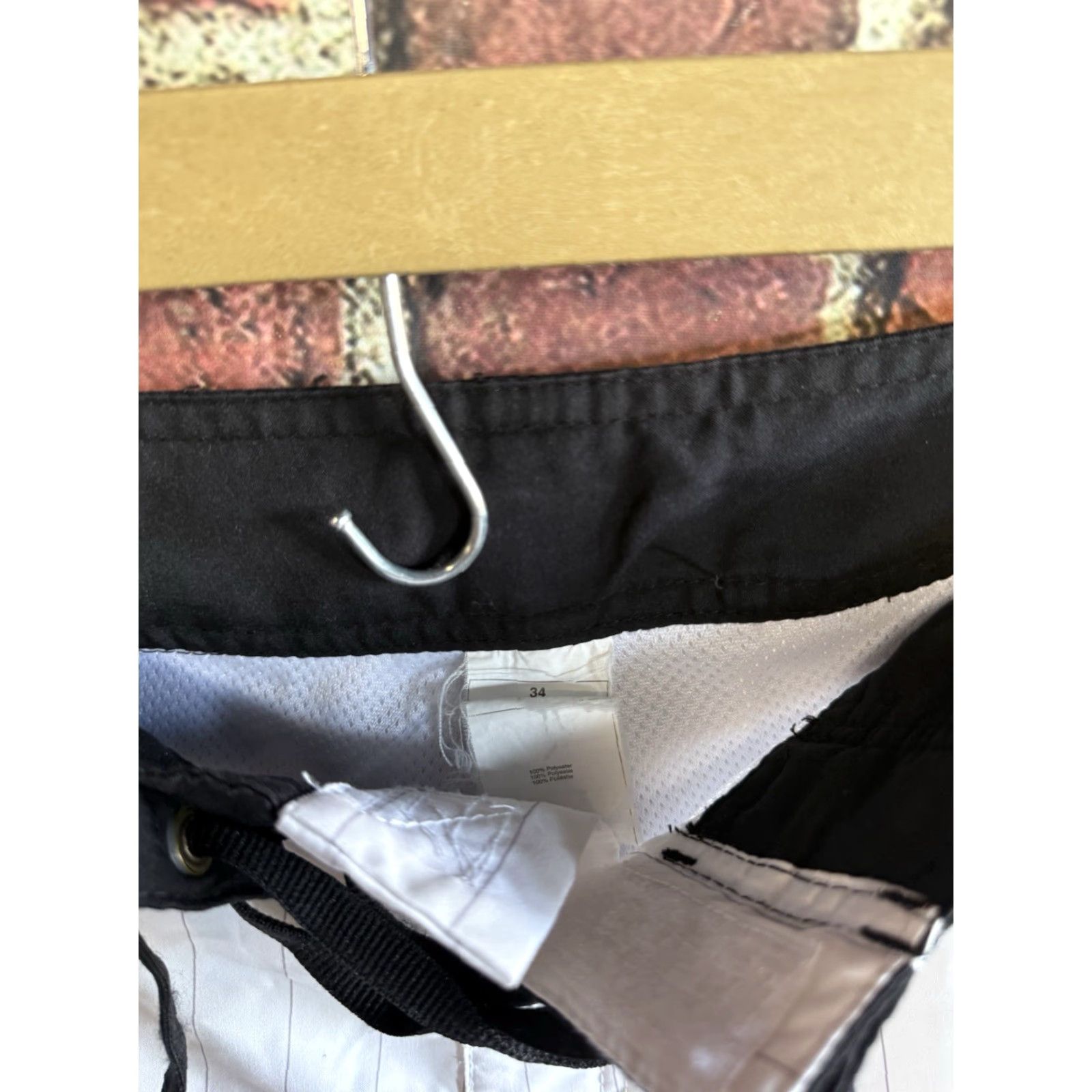 Quiksilver VINTAGE Quiksilver Mens White Boardshorts Skull Graphic Drawstring Size 34 Size ONE SIZE - 3 Thumbnail