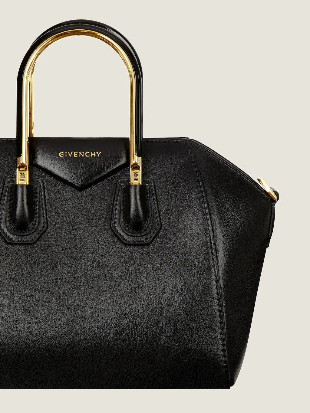Givenchy o1w1db10126 Size: One Size / Bag in Black Size ONE SIZE - 5 Thumbnail