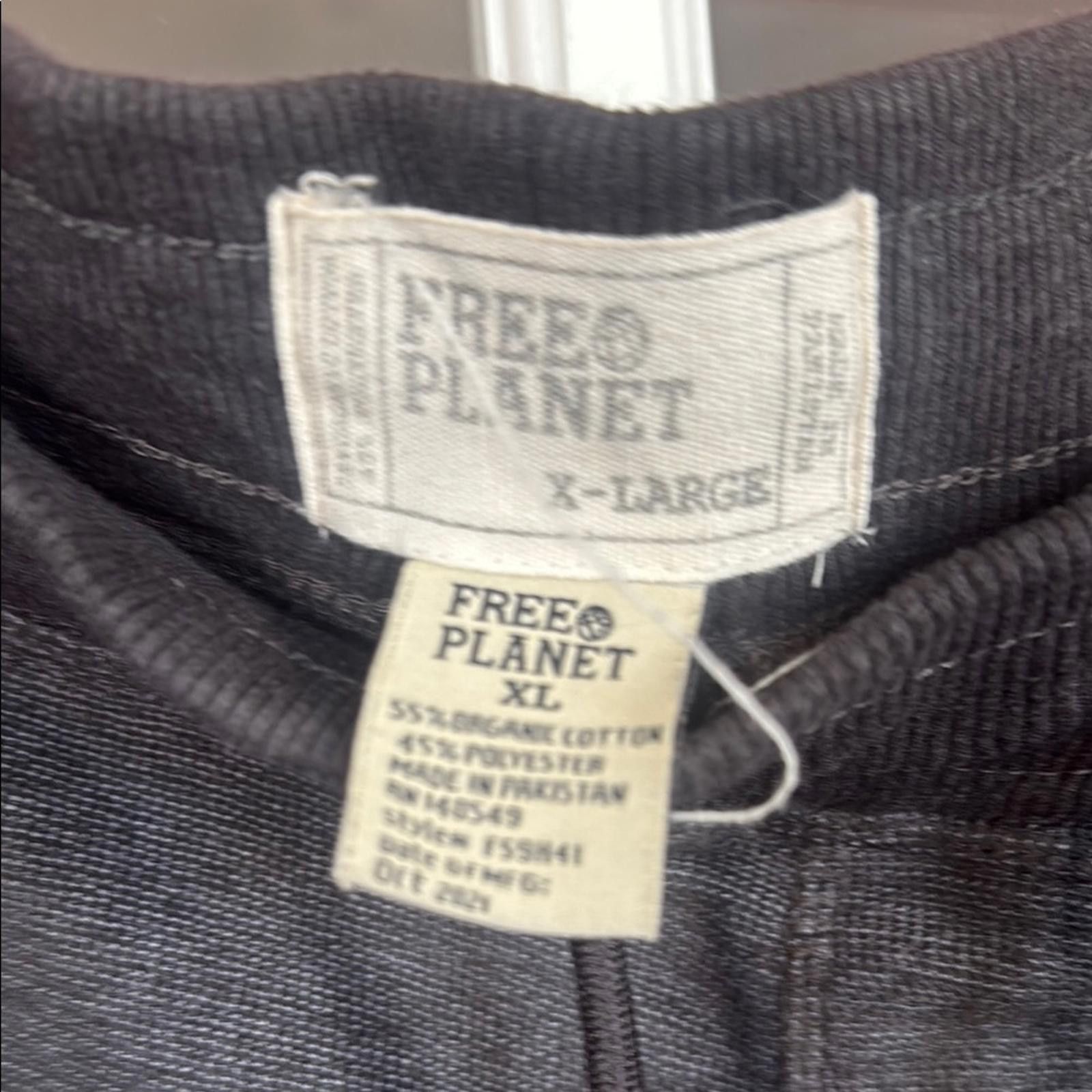Free Planet Men's Black Free Planet Casual Shorts Size US 36 / EU 52 - 2 Thumbnail