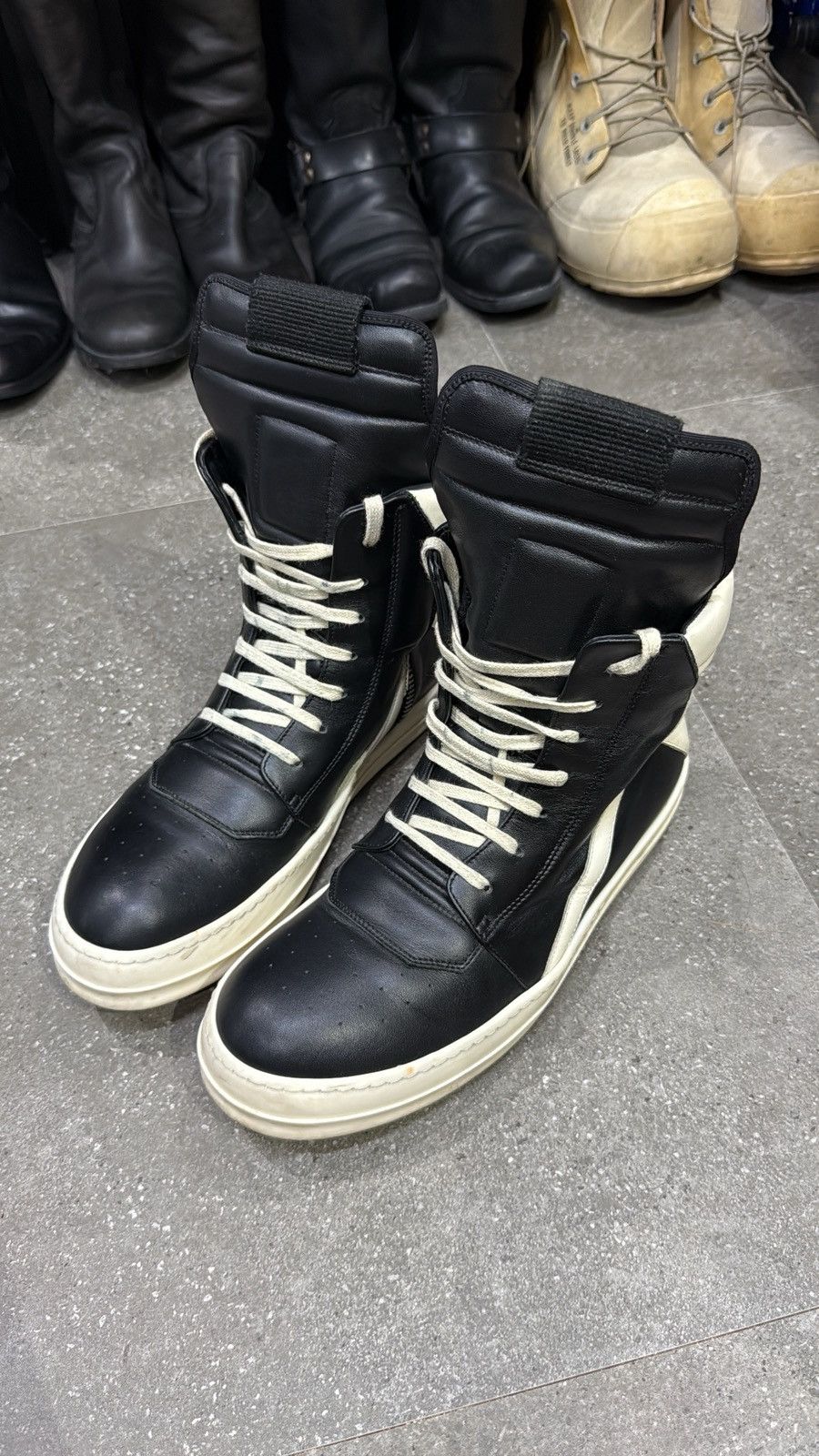 Rick Owens Rick Owens F/W 22’ Strobe Milk/Black Geobasket Size US 9 / EU 42 - 2 Thumbnail