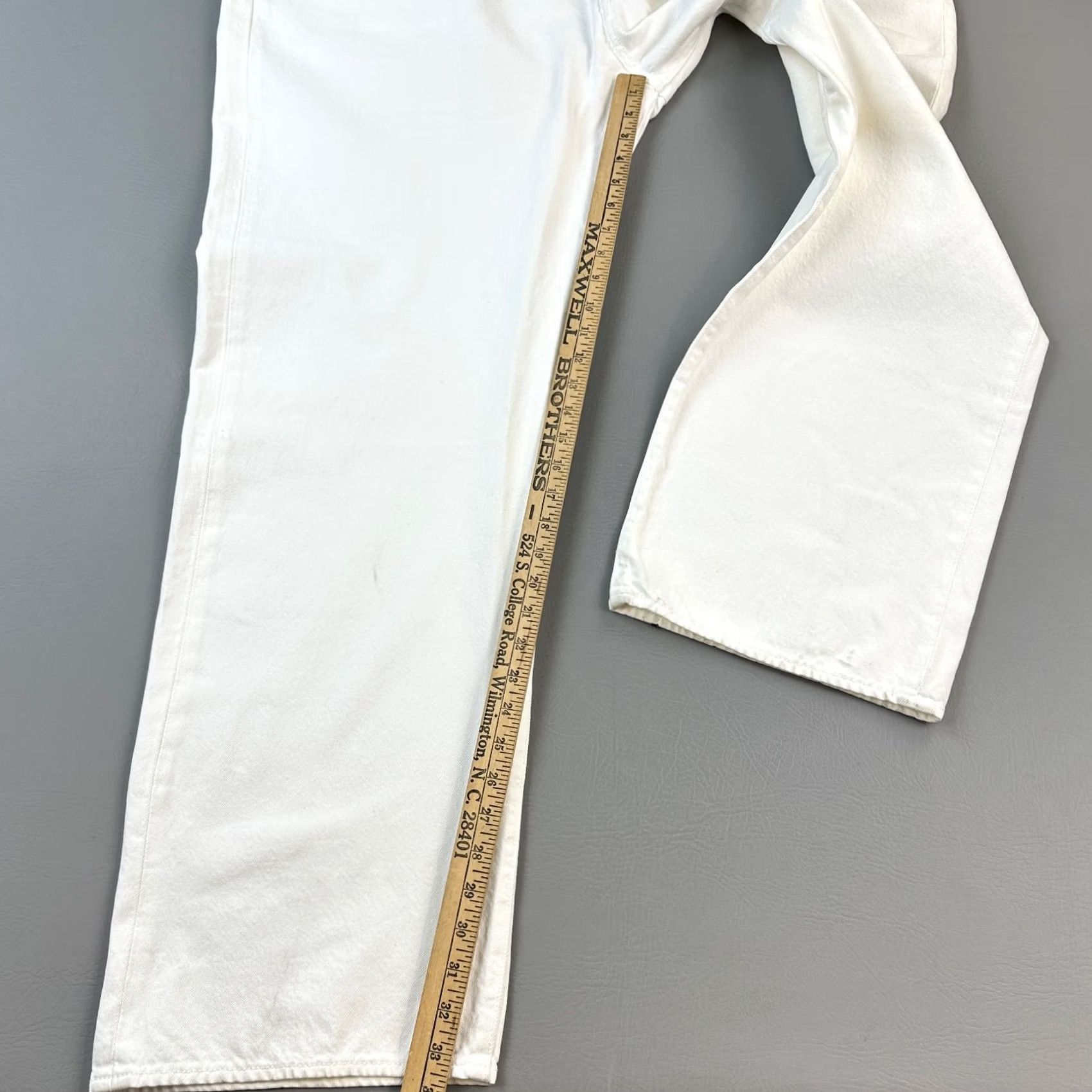 Levi's VINTAGE Levi's 501 Jeans Mens Big & Tall 52x34 White Denim Original Fit Button Fly Casual Size US 36 / EU 52 - 3 Thumbnail