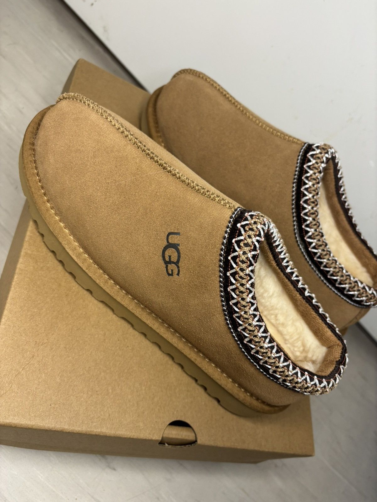 Ugg UGG Tasman ll Chestnut 39/8 Size US 8 / IT 38 - 3 Thumbnail