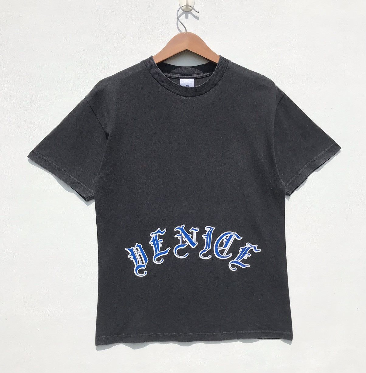 Vintage Vintage Denice Skatebord Shirt Dinece Skate SunFaded Size US S / EU 44-46 / 1 - 1 Thumbnail