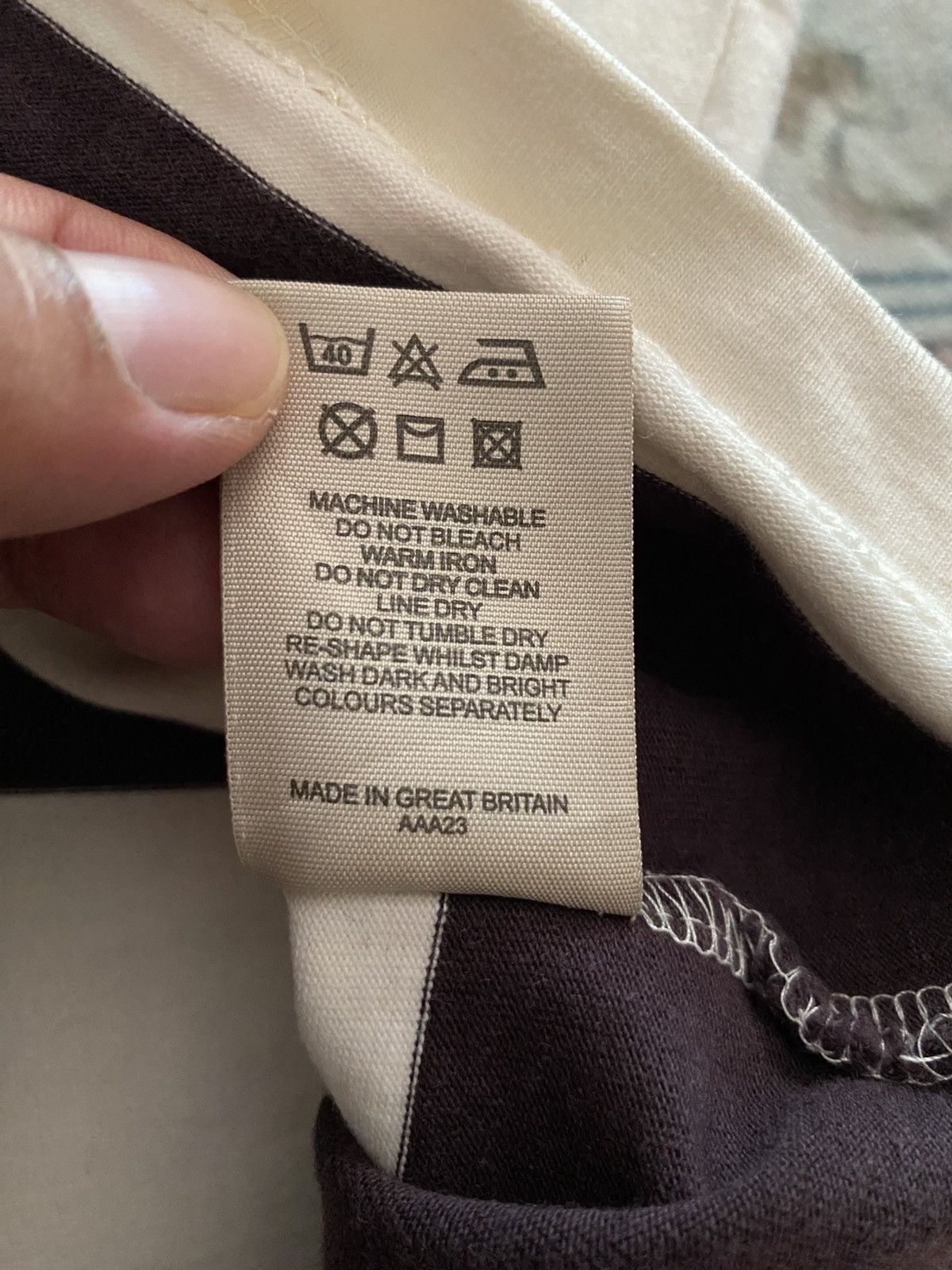 Burberry Burberry London Stripe Small Logo Embroidery Long Sleeve Size US S / EU 44-46 / 1 - 7 Thumbnail
