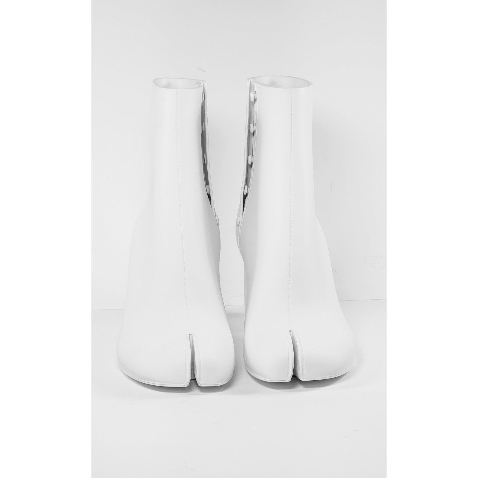 Maison Margiela MAISON MARGIELA Ankle Boots US7 EU37 White Tabi Toe. Size US 7 / IT 37 - 8 Thumbnail