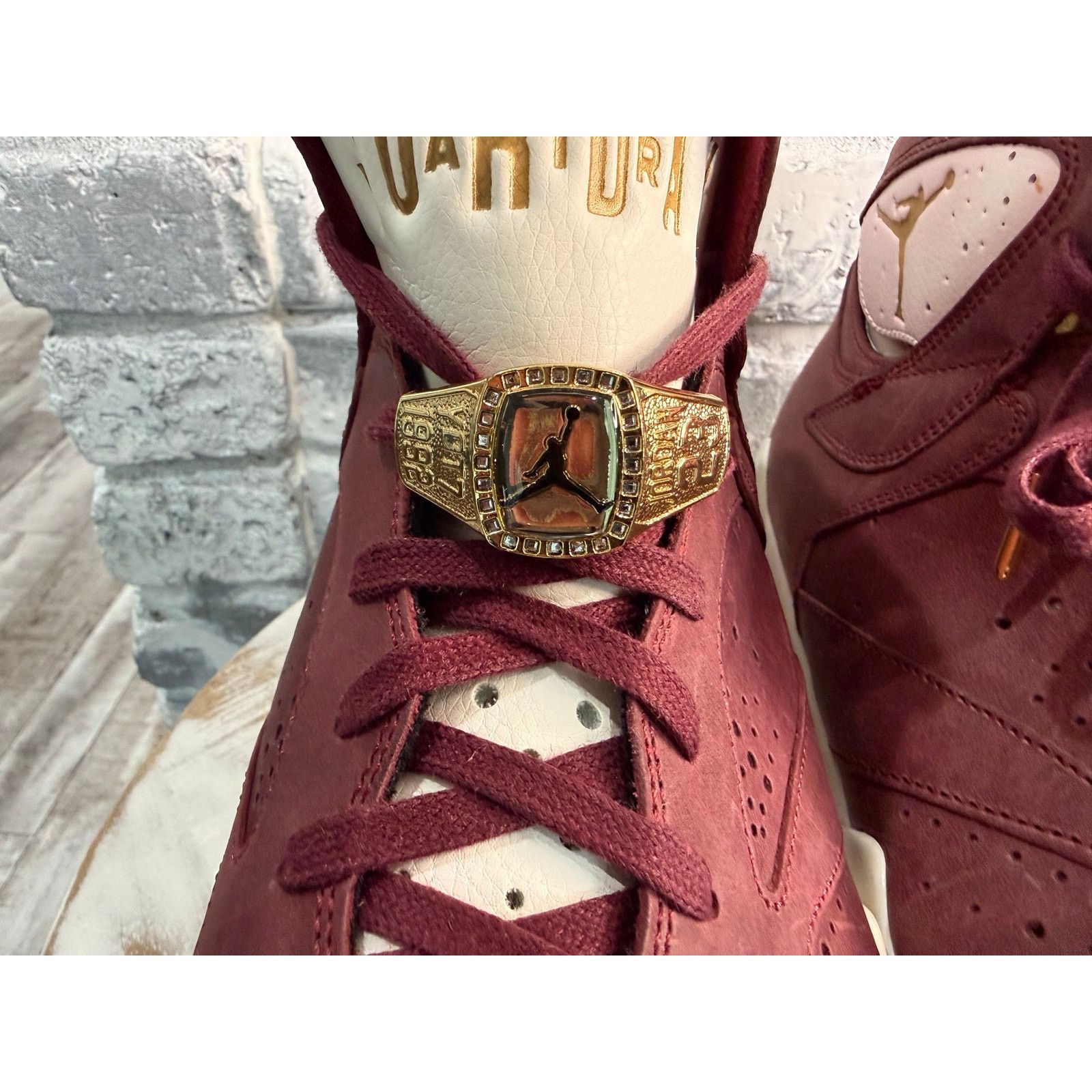 Jordan Brand Jordan 6 Retro Cigar Size 13 DS 384664-250 Size 13 Size US 13 / EU 46 - 10 Thumbnail