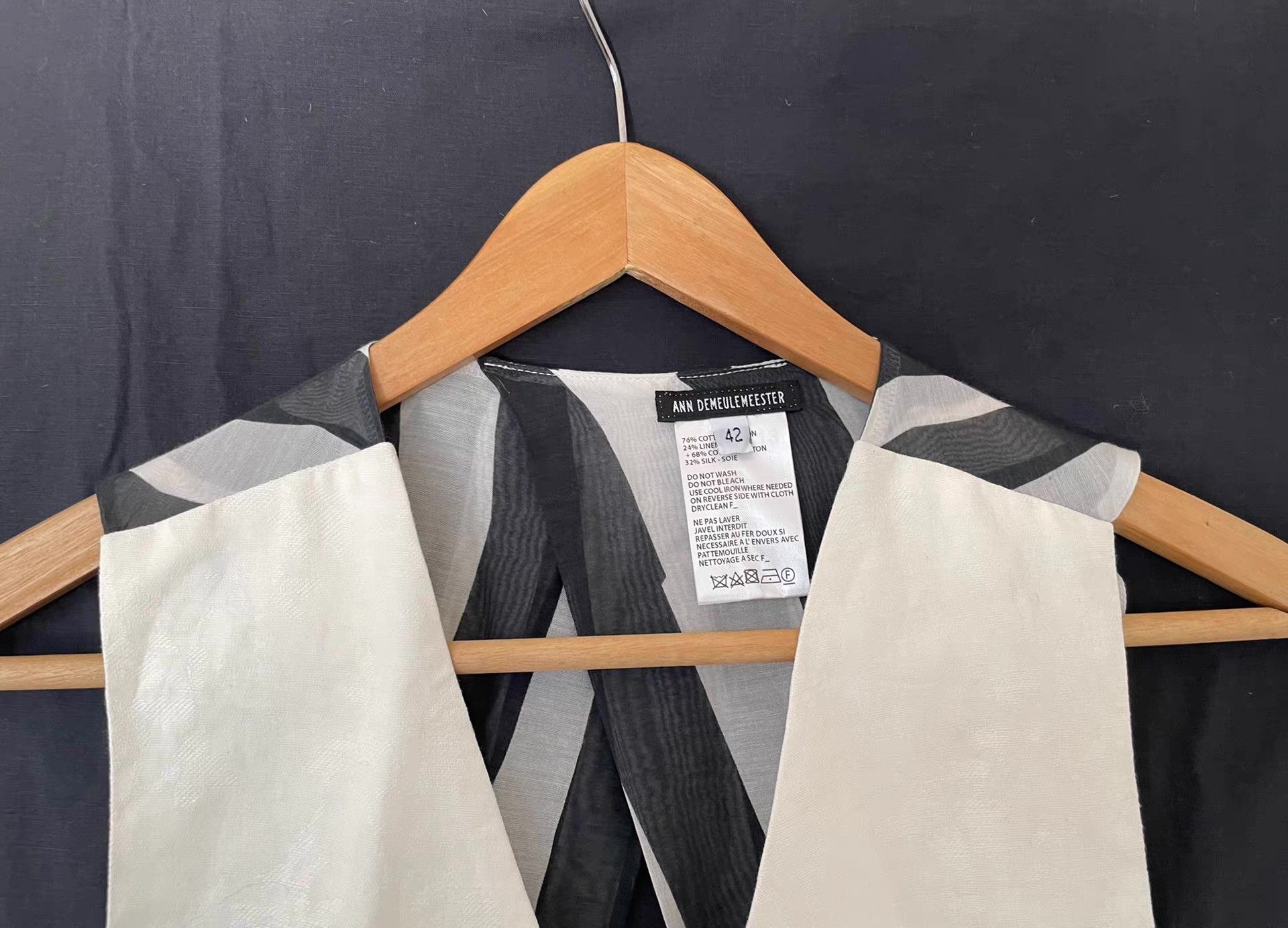 Ann Demeulemeester Ann Demeulemeester Women's Jacquard Open-Back Waistcoat Ｑ21 Size M / US 6-8 / IT 42-44 - 7 Thumbnail