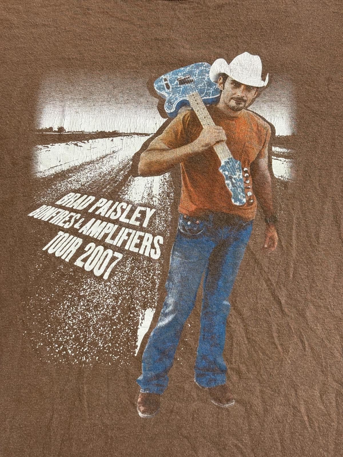 Gildan Brad Paisley Tour T-shirt Hershey's Bonfires Amplifiers 2007 Size US L / EU 52-54 / 3 - 4 Thumbnail