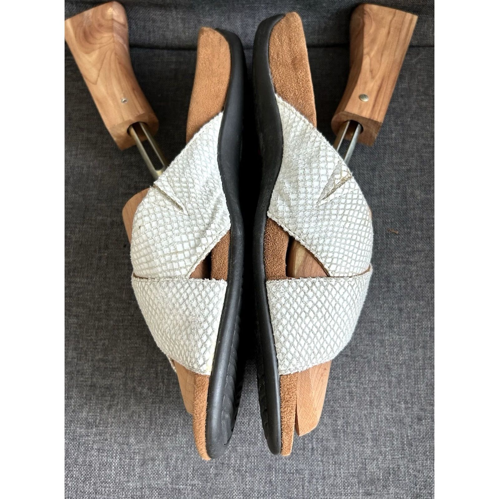 Vionic Vionic Womens Size 8 White Snakeskin Slide Sandals Arch Support Buckle Size US 8 / IT 38 - 5 Thumbnail