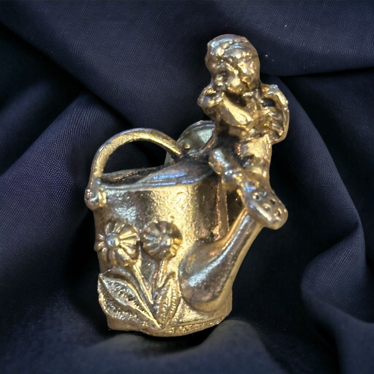 Vintage Vintage Camco gardening angel tac pin Size ONE SIZE - 1 Thumbnail