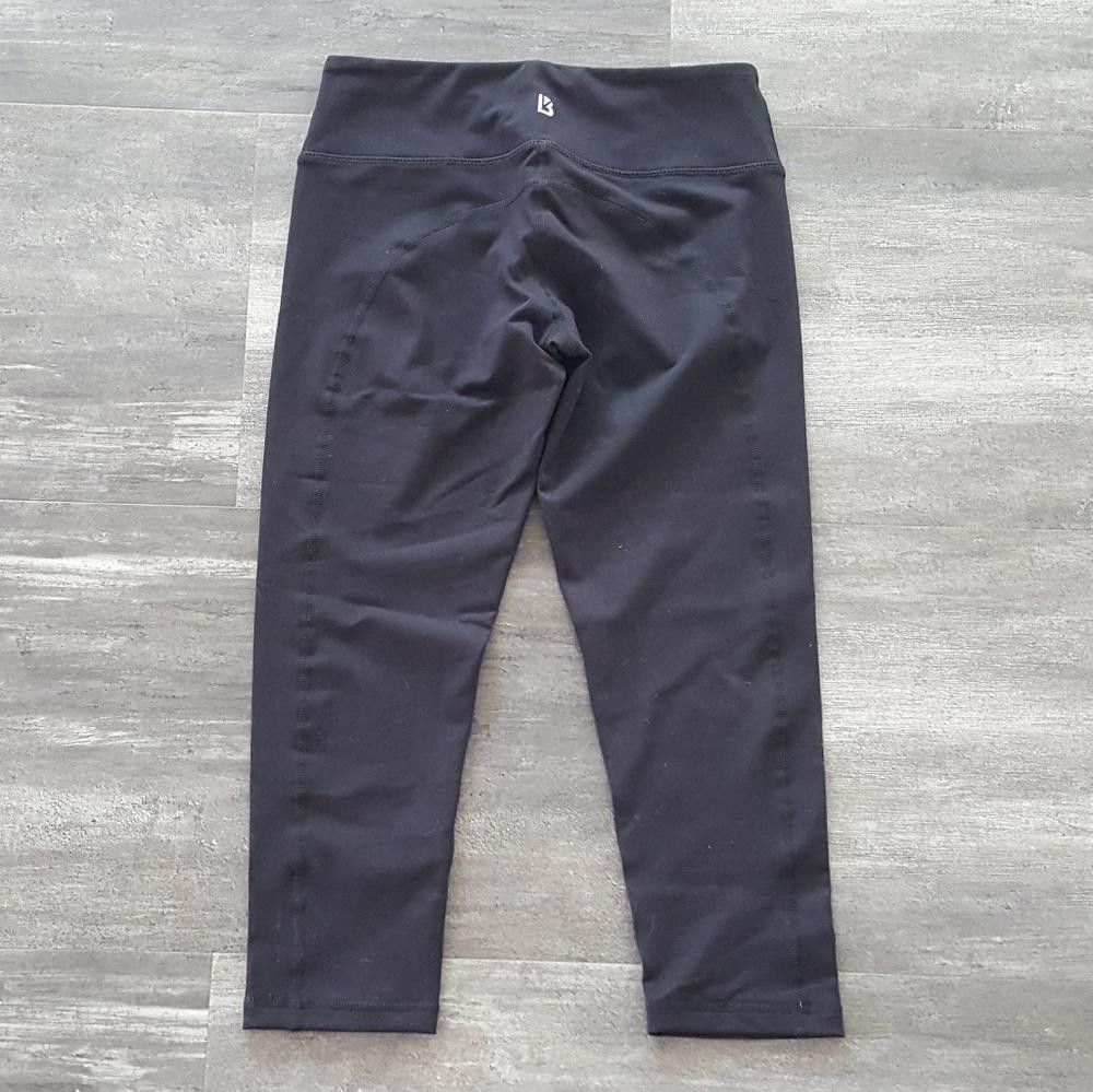 Designer Black Buff Bunny Fitted Athletic Capri Size 32" / US 10 / IT 46 - 2 Thumbnail