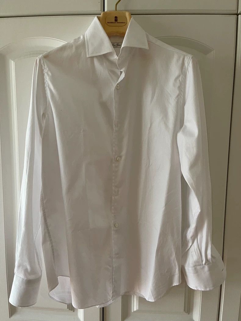 Loro Piana LORO PIANA The man is wearing a white shirt Size US M / EU 48-50 / 2 - 1 Thumbnail