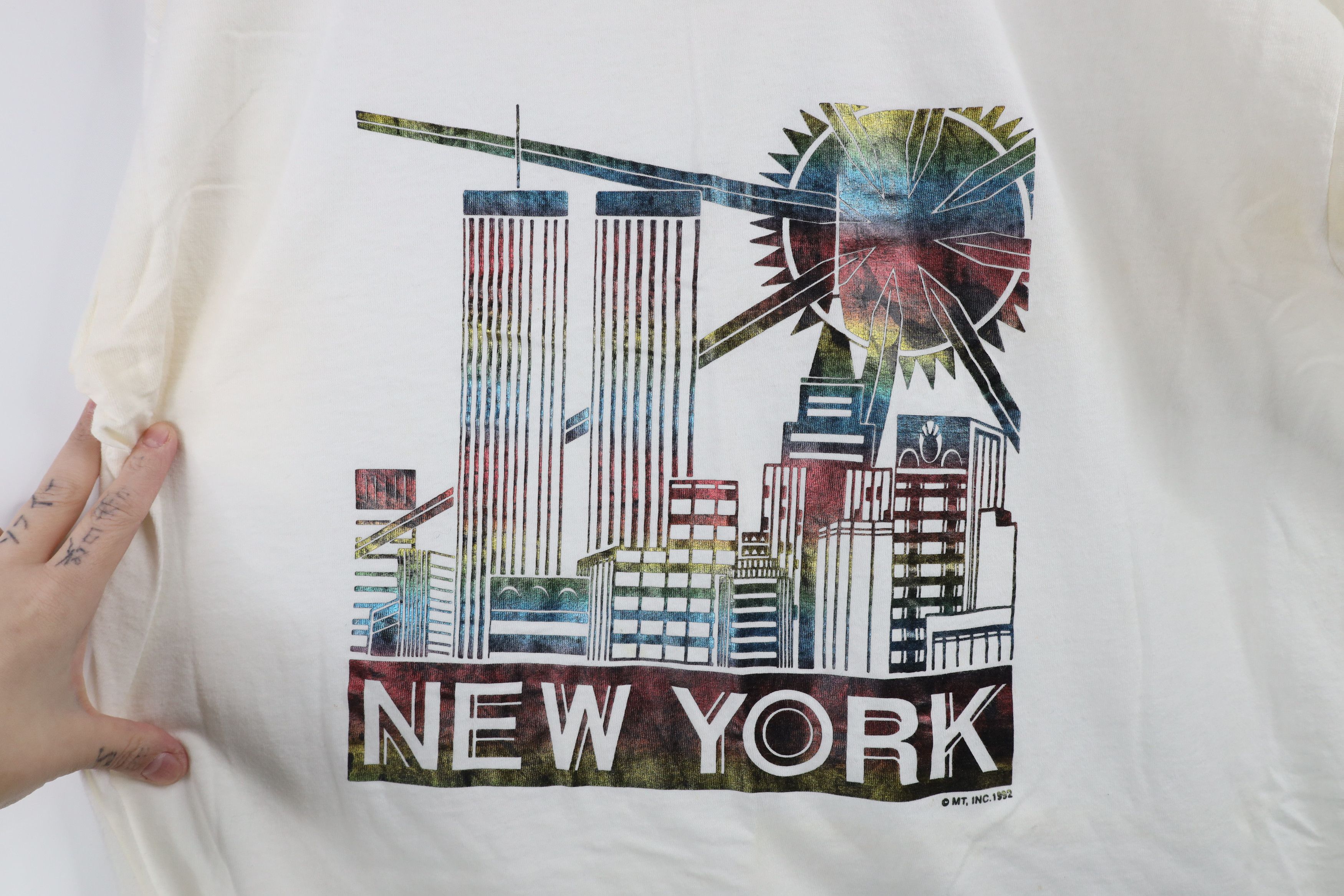 Vintage Vintage 90s Streetwear Rainbow Foil New York City T-Shirt Size US L / EU 52-54 / 3 - 4 Thumbnail