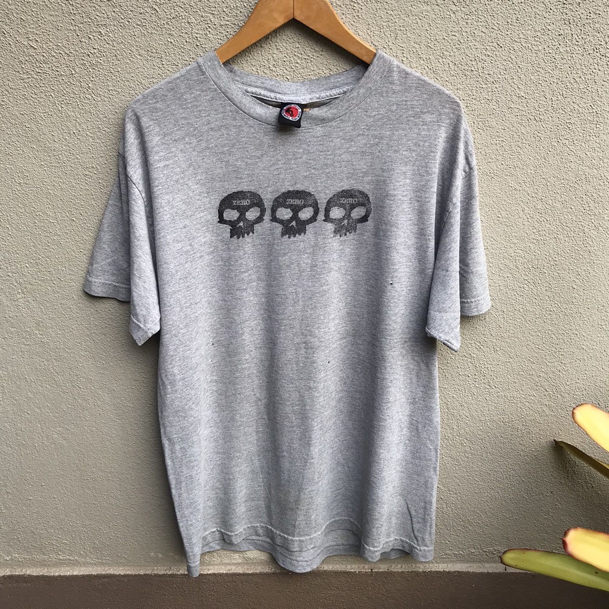 Vintage ZERO Skateboards tee old skate