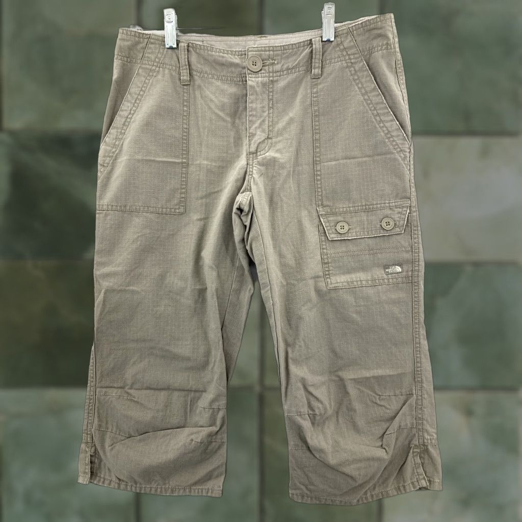 The North Face The North Face Cropped Pants Women's Size 8 Gray Ripstop Regular Fit 90s Outdoor Pockets Mens? Size 30" / US 8 / IT 44 - 1 Thumbnail