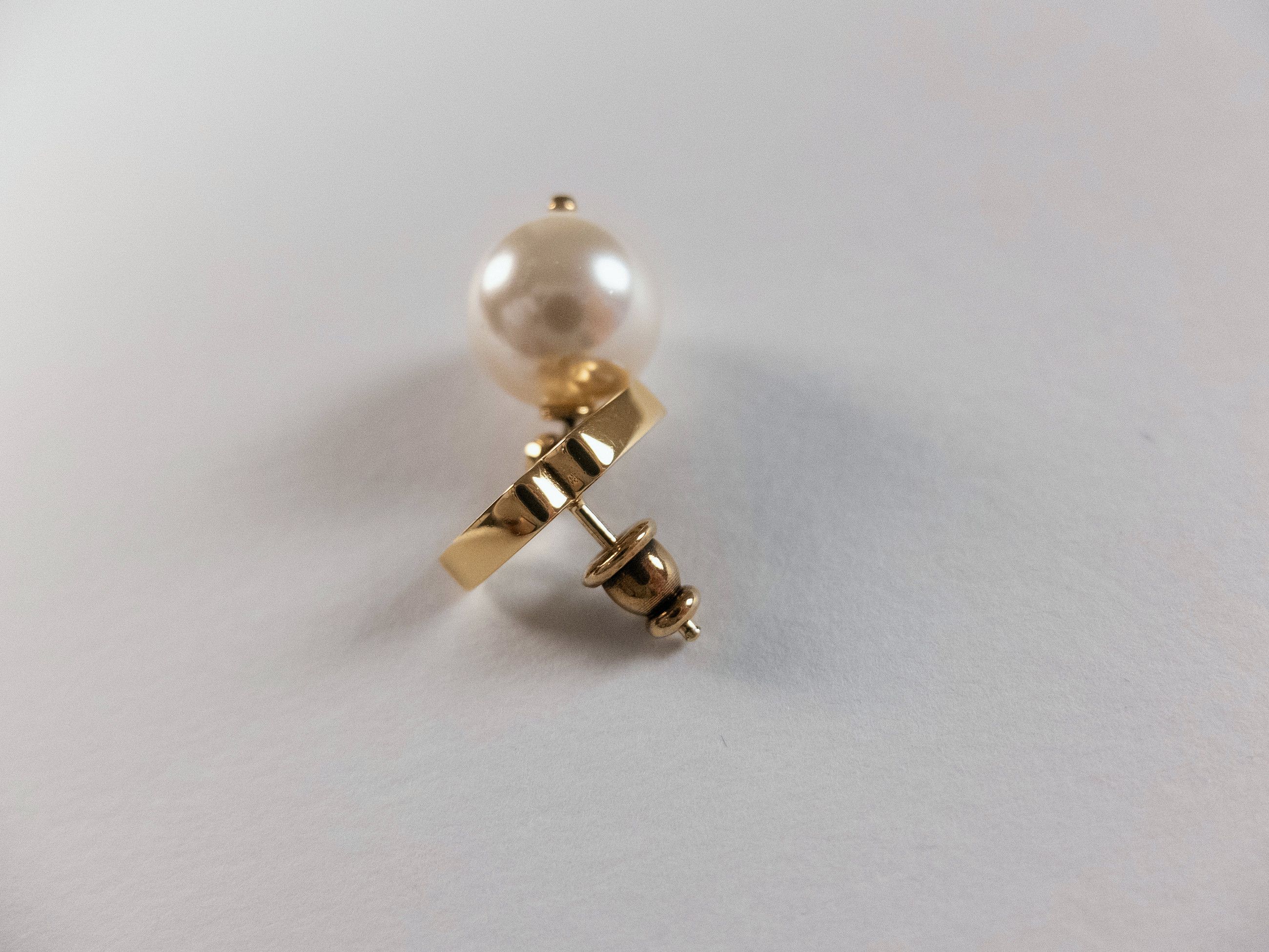 Alexander McQueen ALEXANDER MCQUEEN Seal faux pearl & metal logo drop earrings Size ONE SIZE - 6 Thumbnail