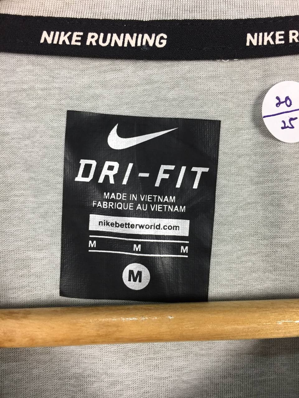 Nike × Vintage Nike Running Dri-Fit Swoosh Embroidered Logo Sportswear Tee Size US M / EU 48-50 / 2 - 8 Thumbnail